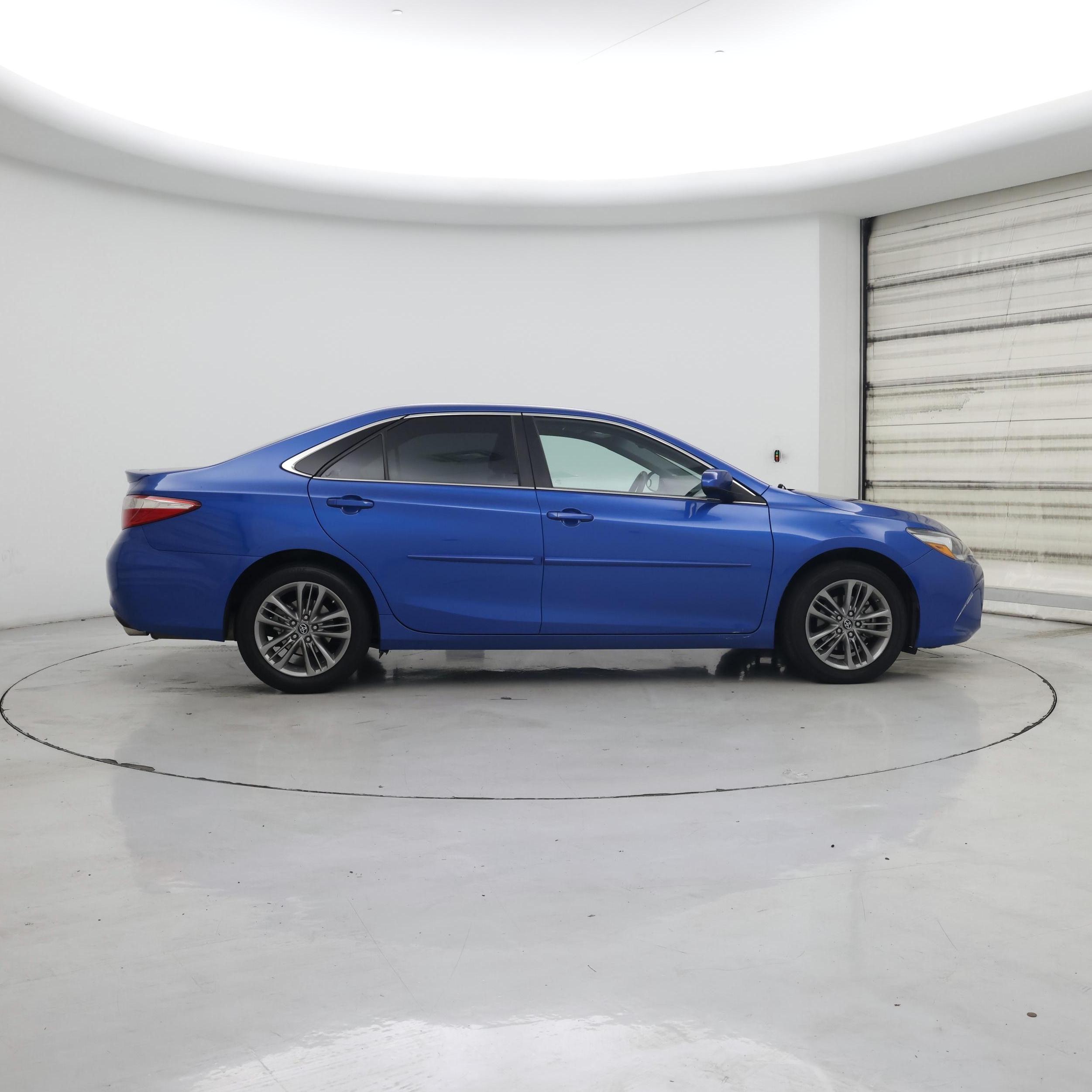 Thumbnail: 2017 Toyota Camry - 7