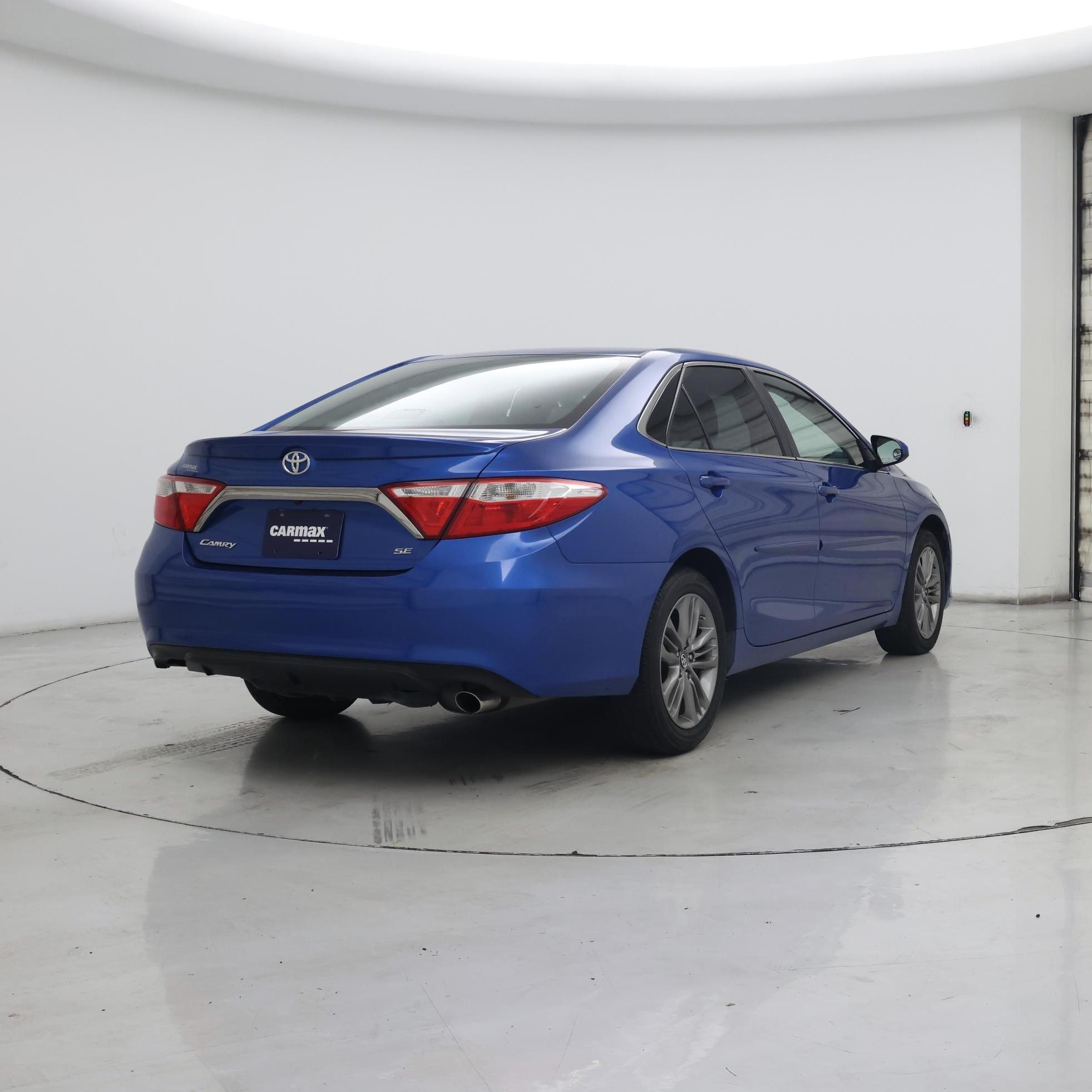 Thumbnail: 2017 Toyota Camry - 8