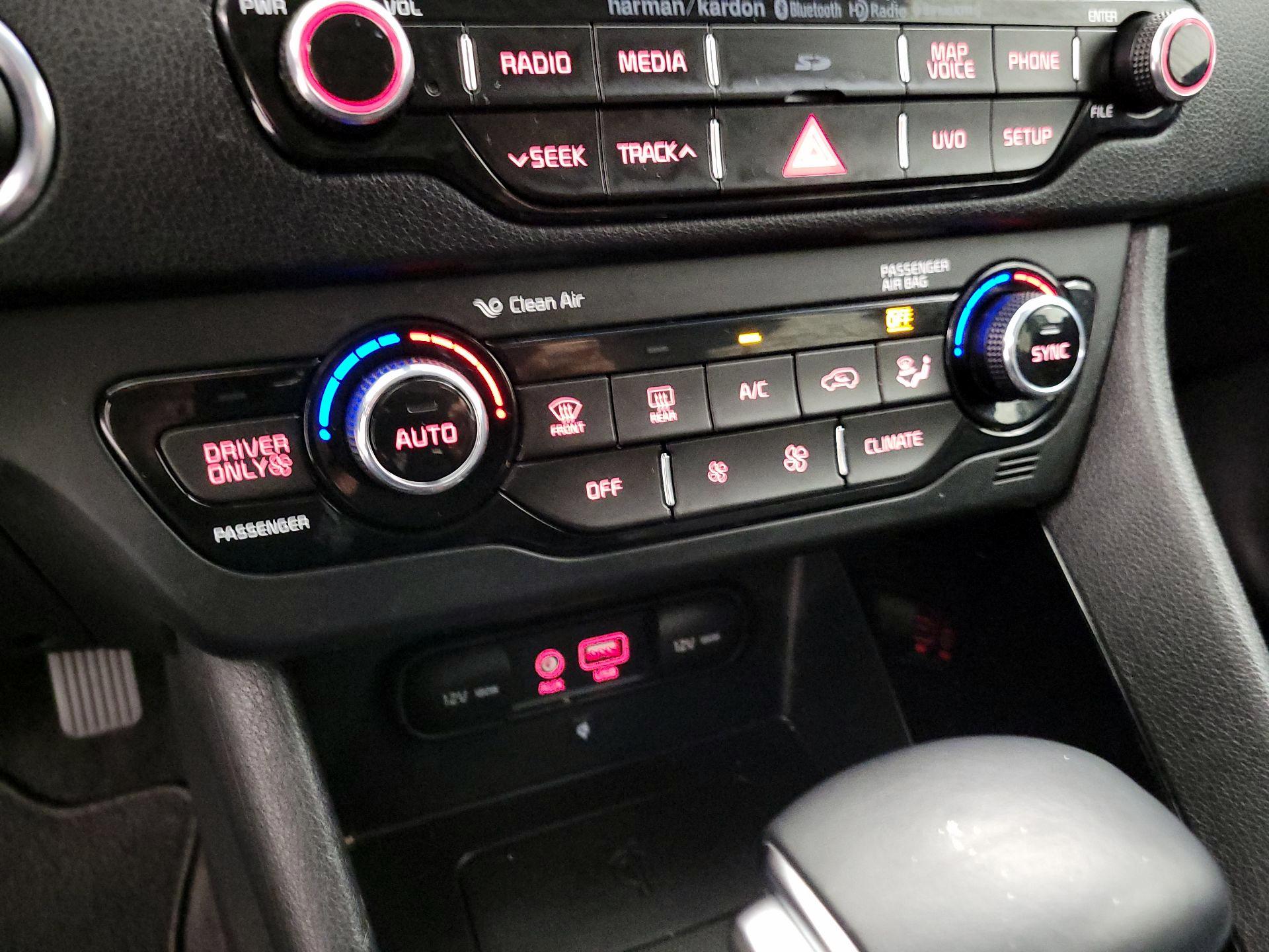 Thumbnail: 2017 Kia Niro - 17