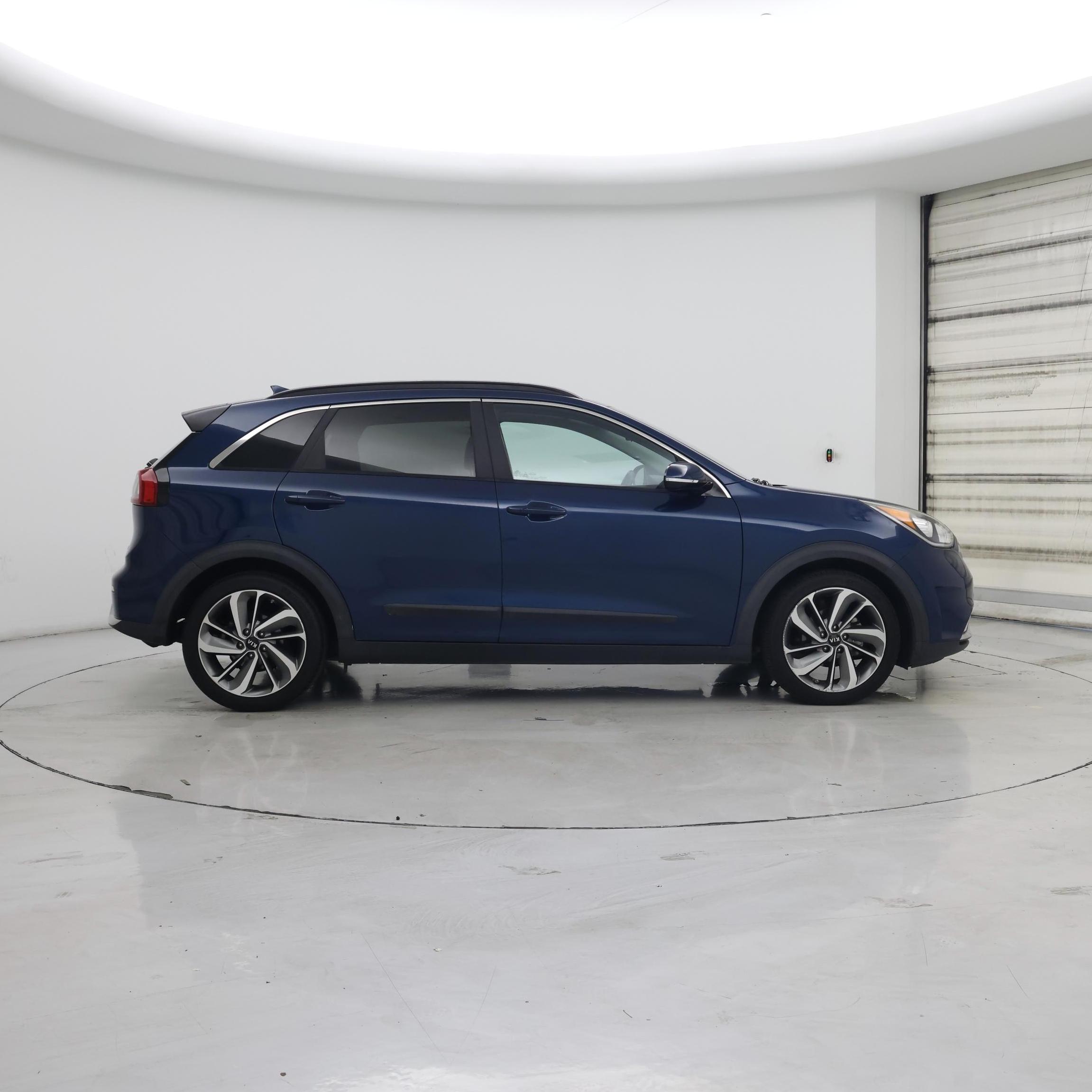 Thumbnail: 2017 Kia Niro - 7
