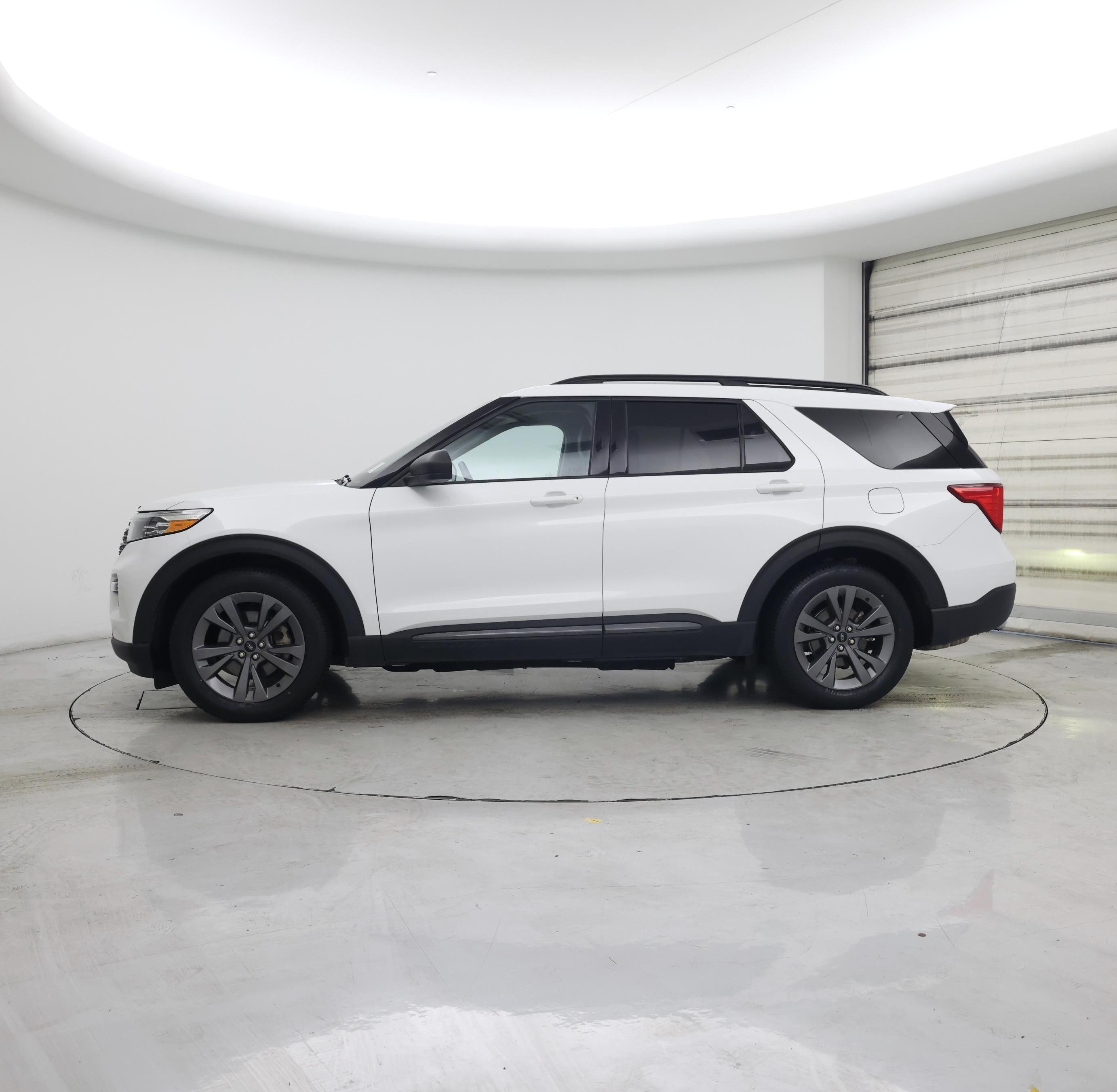 Thumbnail: 2021 Ford Explorer - 3