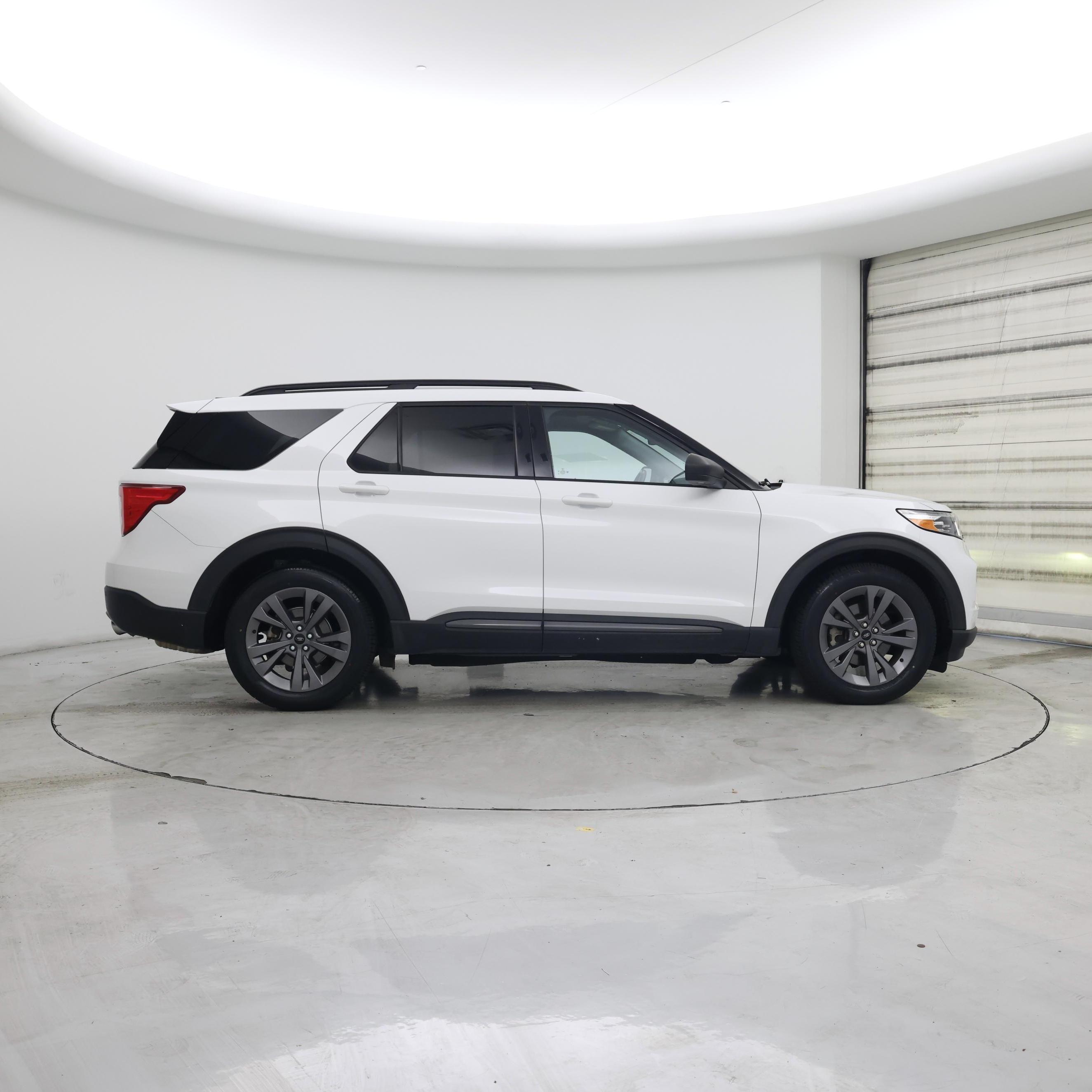 Thumbnail: 2021 Ford Explorer - 7