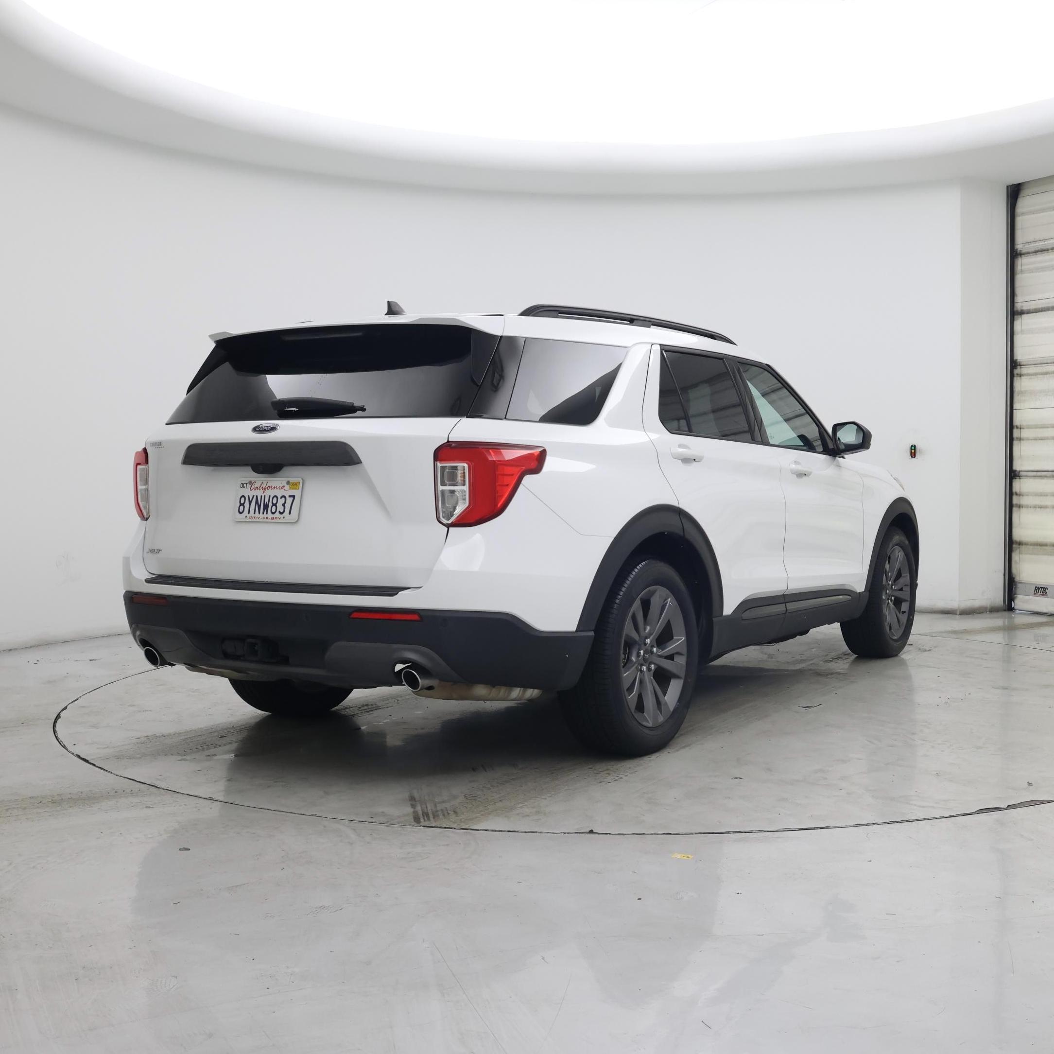 Thumbnail: 2021 Ford Explorer - 8