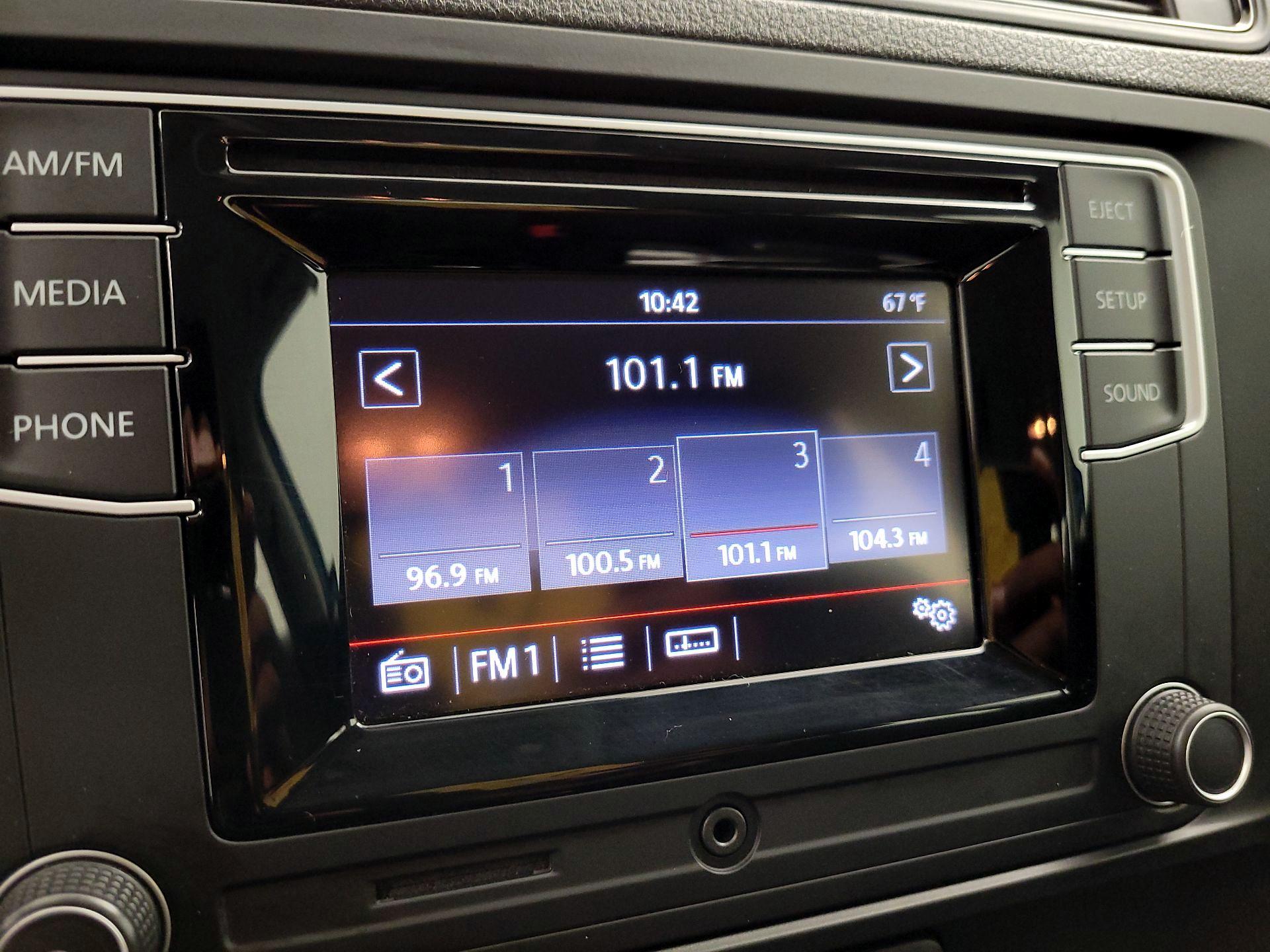 Thumbnail: 2016 Volkswagen Jetta - 13