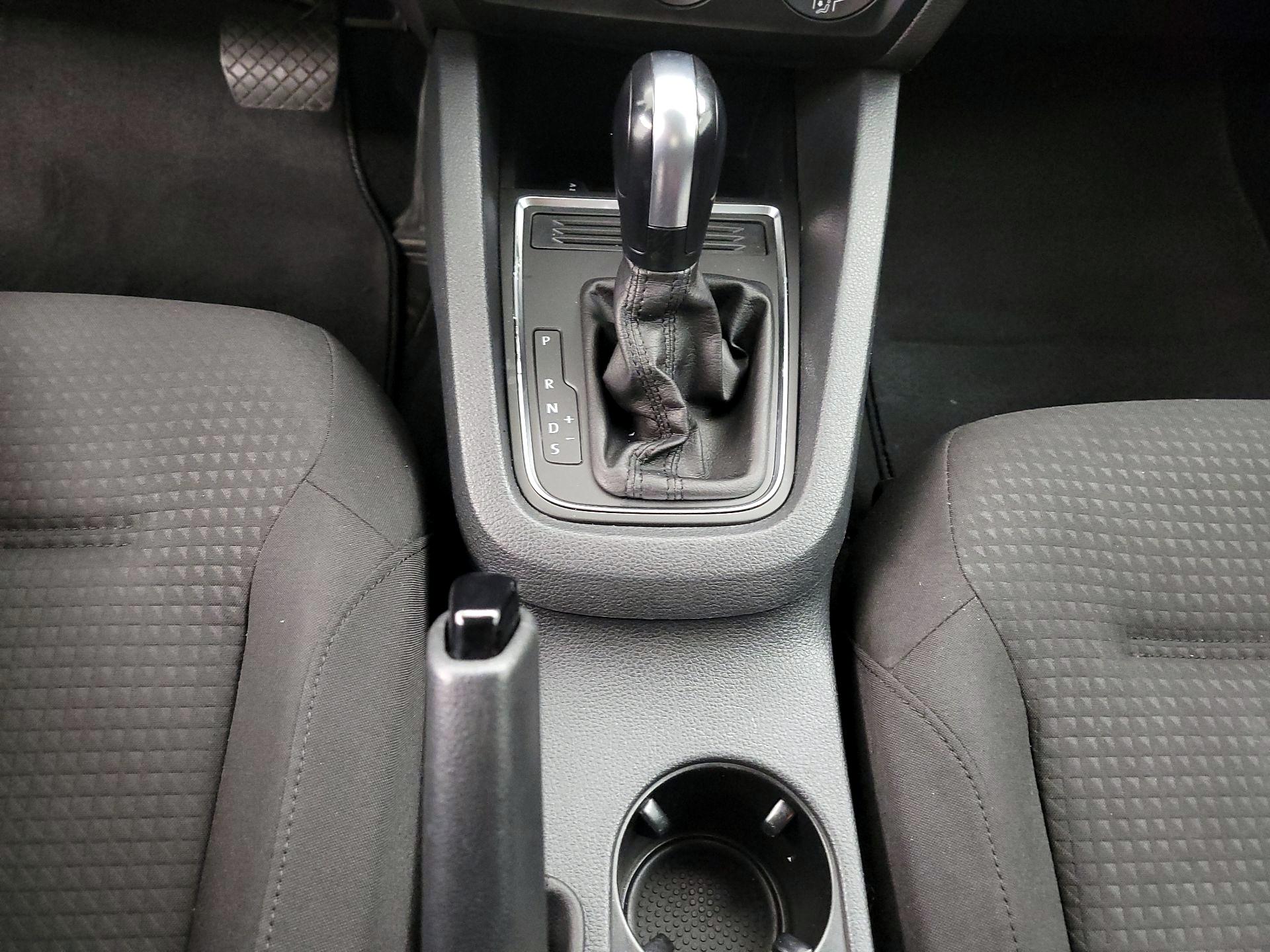 Thumbnail: 2016 Volkswagen Jetta - 15