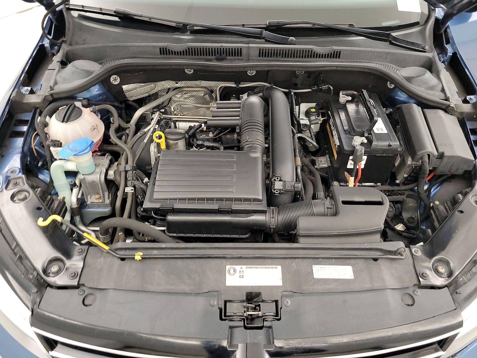 Thumbnail: 2016 Volkswagen Jetta - 19