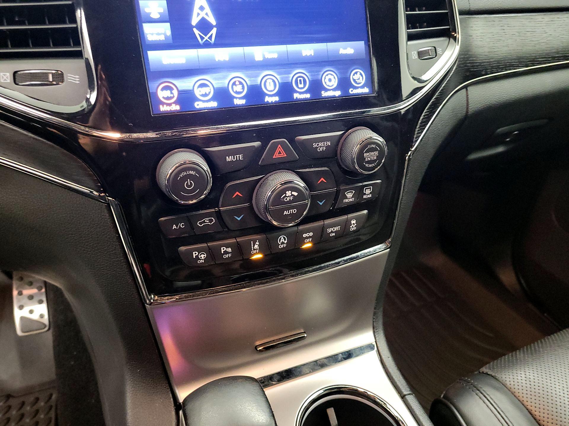 Thumbnail: 2021 Jeep Grand Cherokee - 16