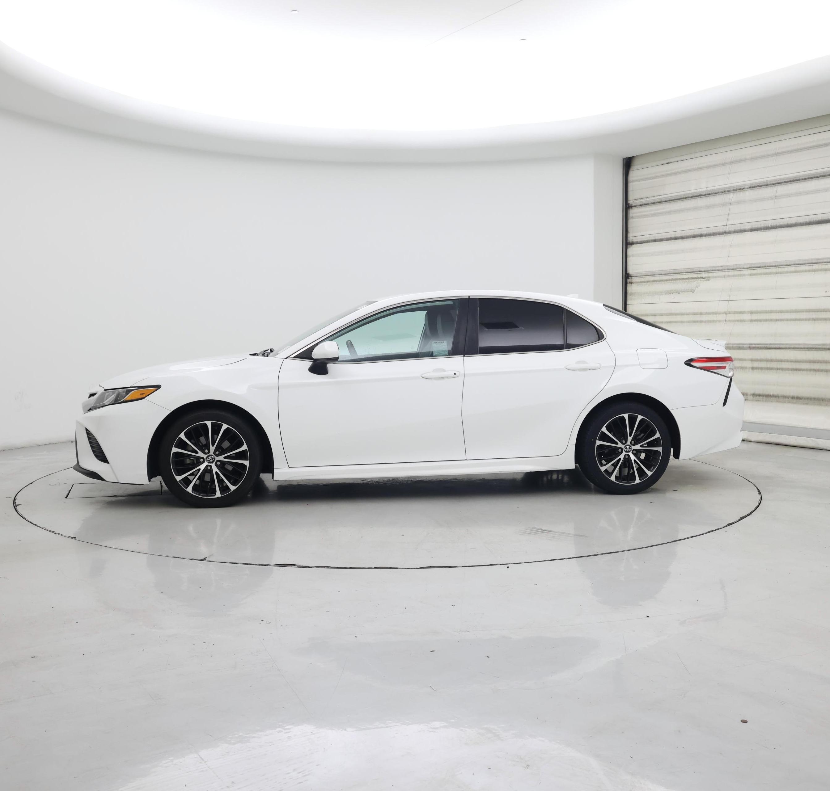 Thumbnail: 2020 Toyota Camry - 3