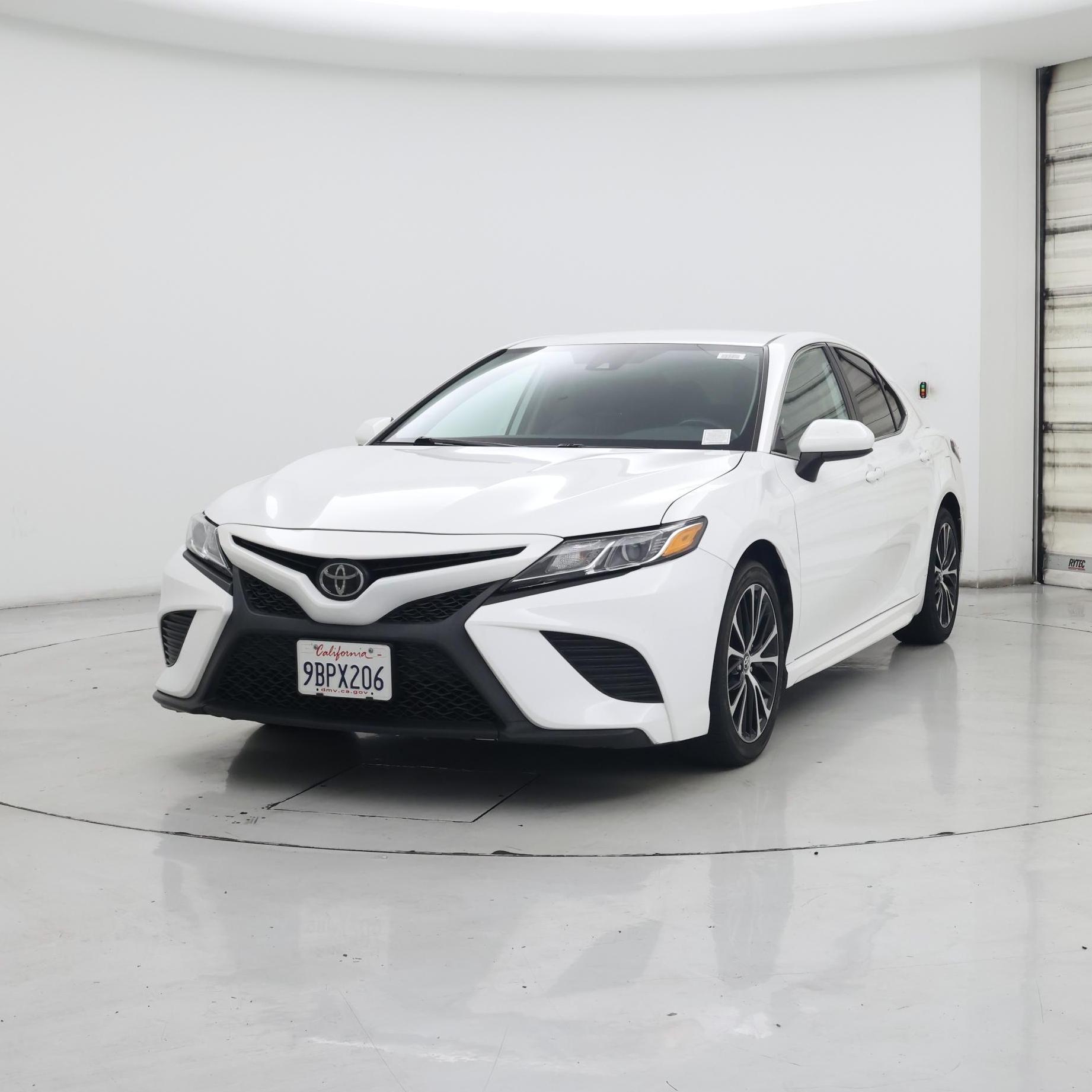 Thumbnail: 2020 Toyota Camry - 4