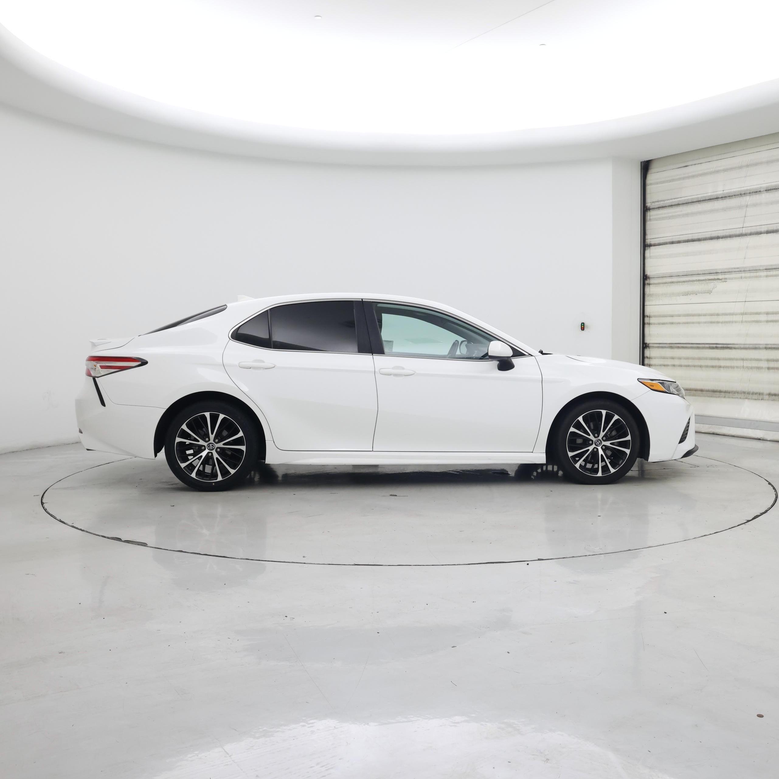 Thumbnail: 2020 Toyota Camry - 7