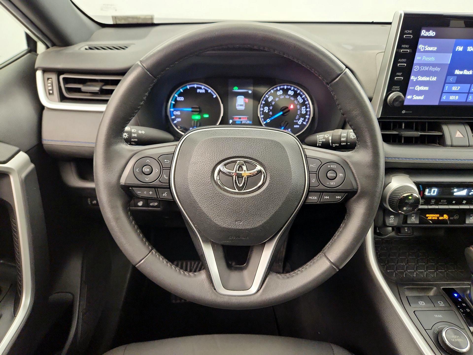 Thumbnail: 2022 Toyota RAV4 - 10