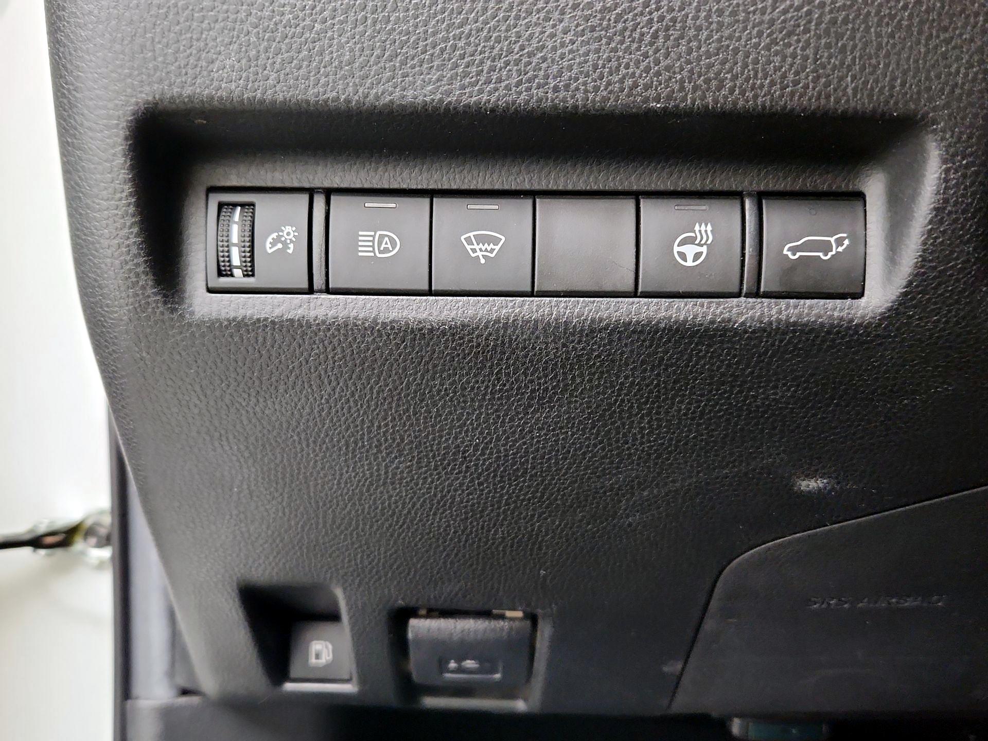 Thumbnail: 2022 Toyota RAV4 - 13