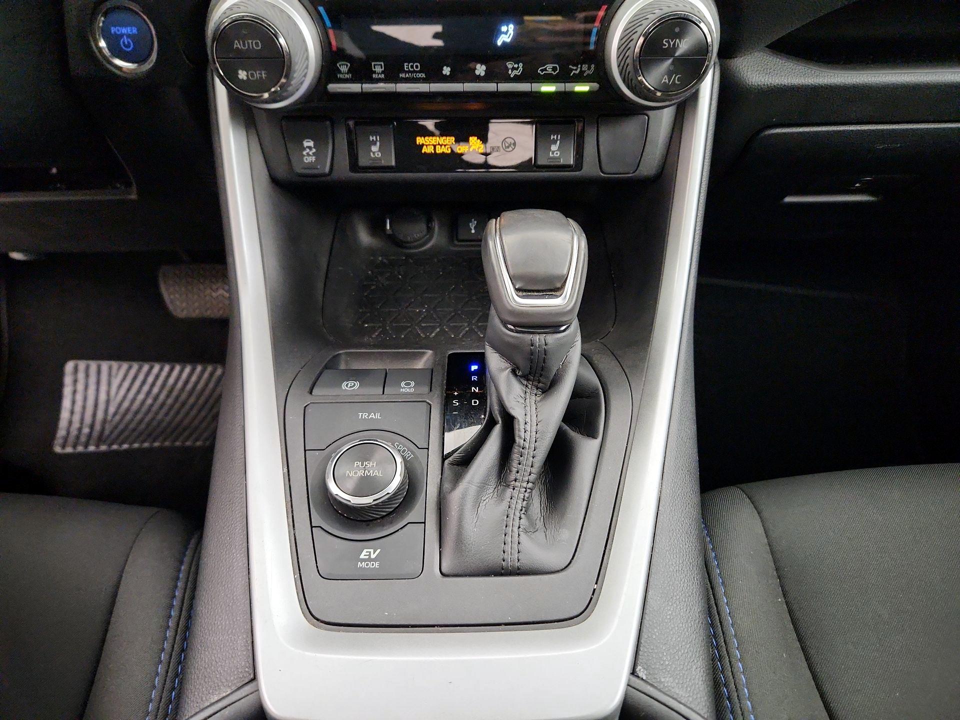 Thumbnail: 2022 Toyota RAV4 - 16