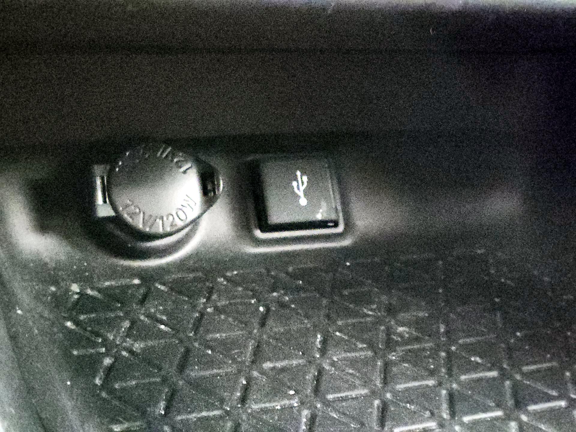 Thumbnail: 2022 Toyota RAV4 - 17