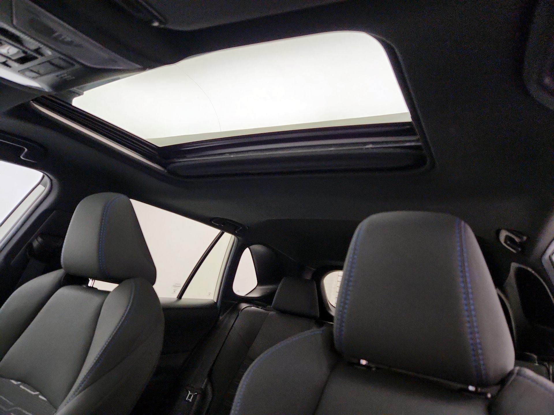 Thumbnail: 2022 Toyota RAV4 - 18