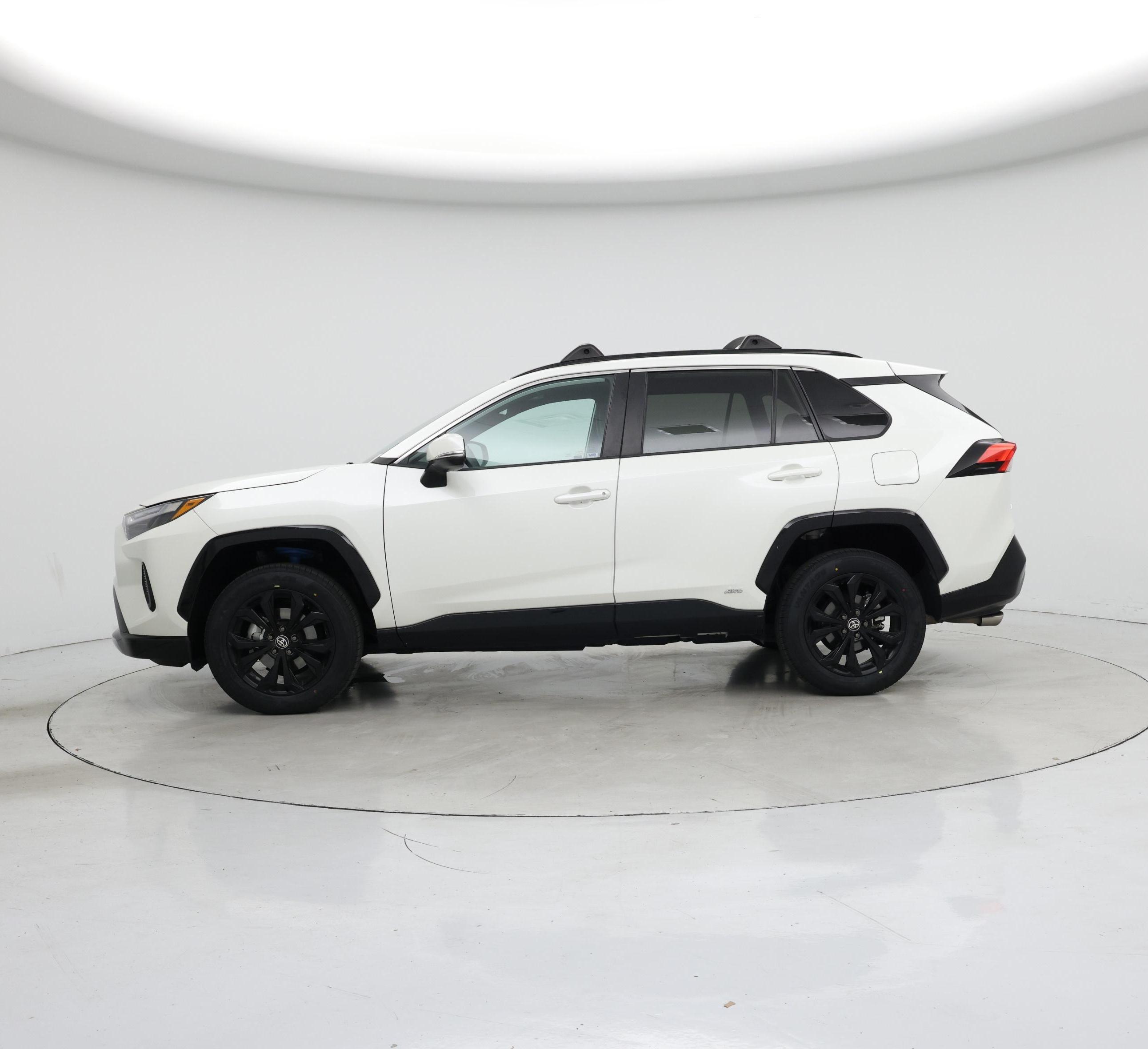 Thumbnail: 2022 Toyota RAV4 - 3