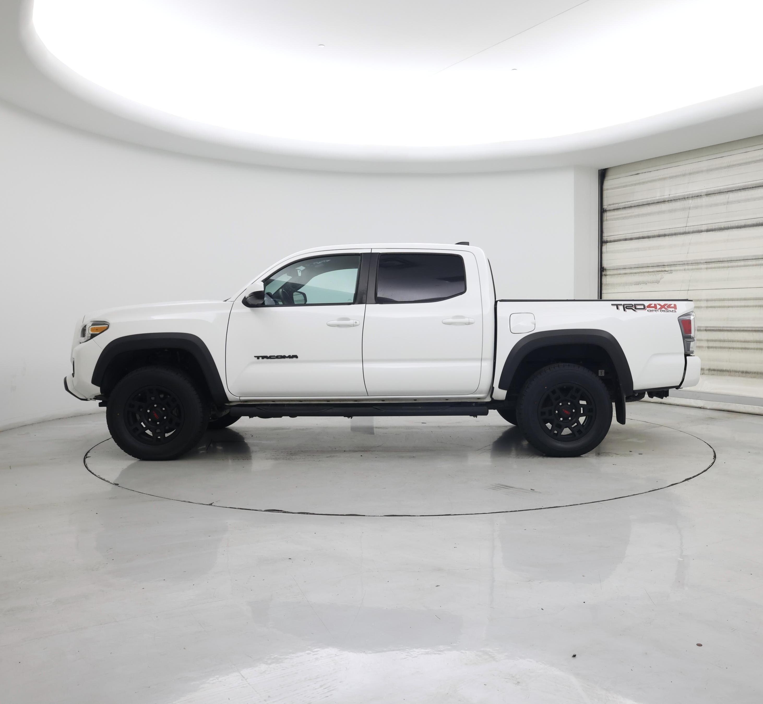 Thumbnail: 2020 Toyota Tacoma - 3