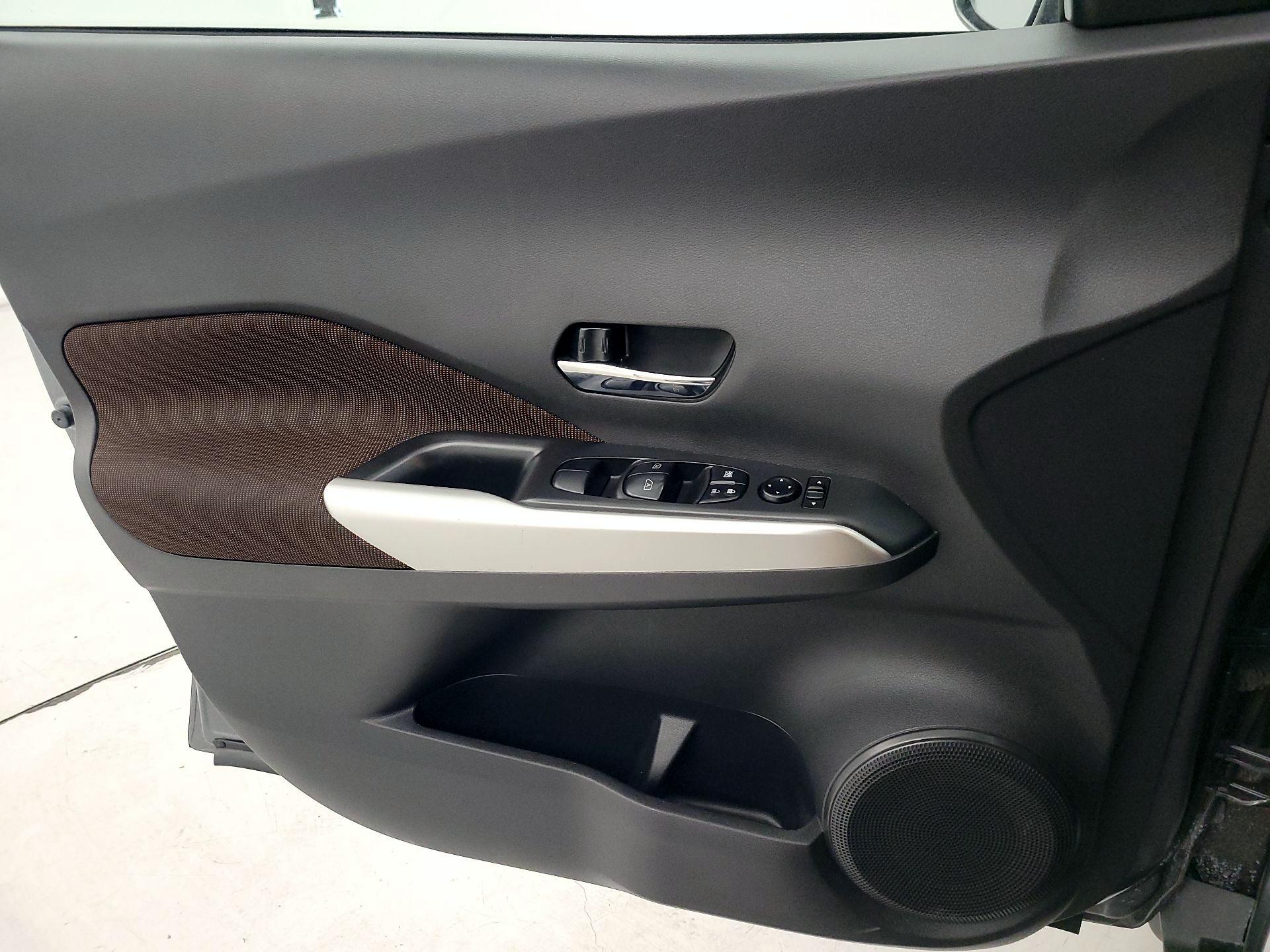 Thumbnail: 2020 Nissan Kicks - 12