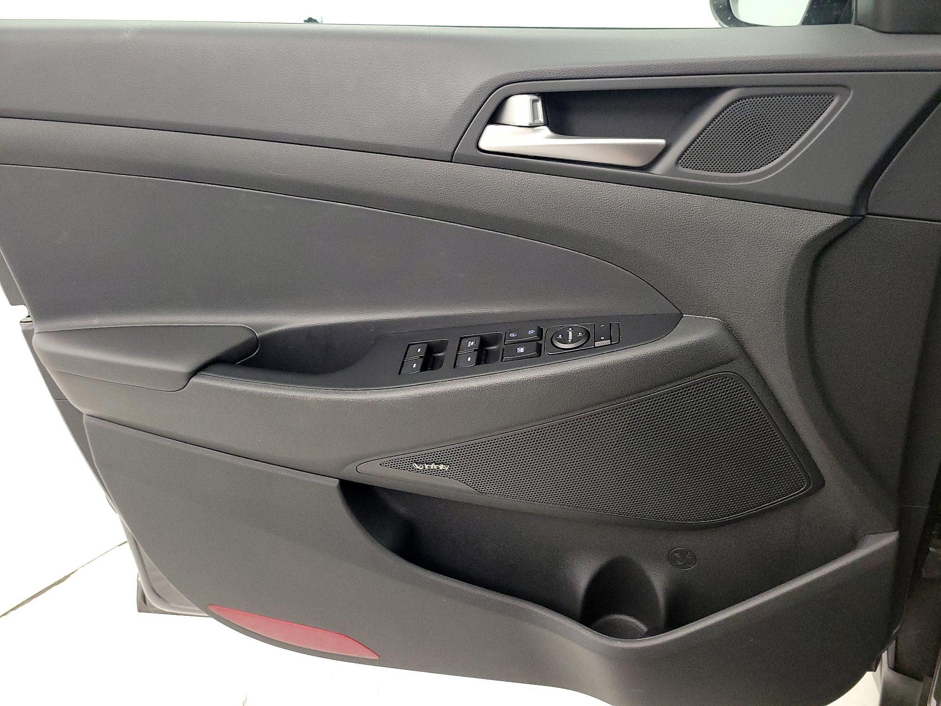 Thumbnail: 2020 Hyundai Tucson - 12