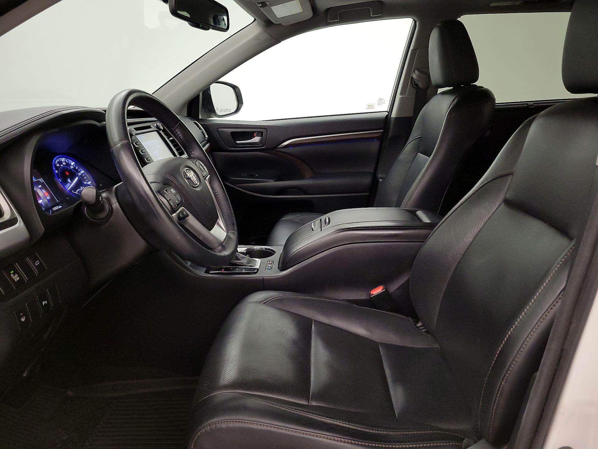 Thumbnail: 2016 Toyota Highlander - 11