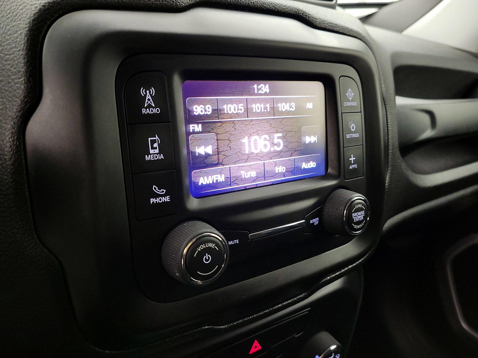 Thumbnail: 2018 Jeep Renegade - 15