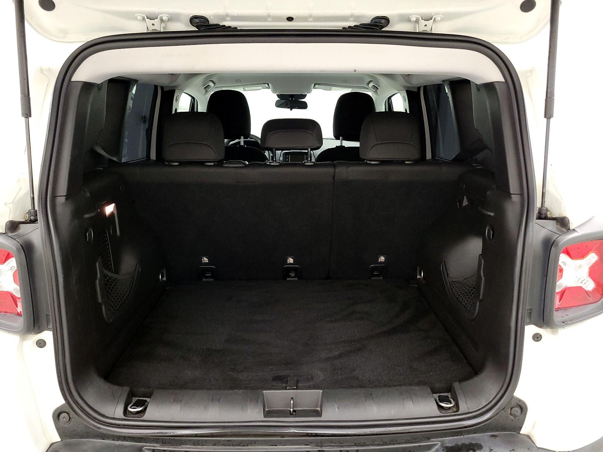 Thumbnail: 2018 Jeep Renegade - 20