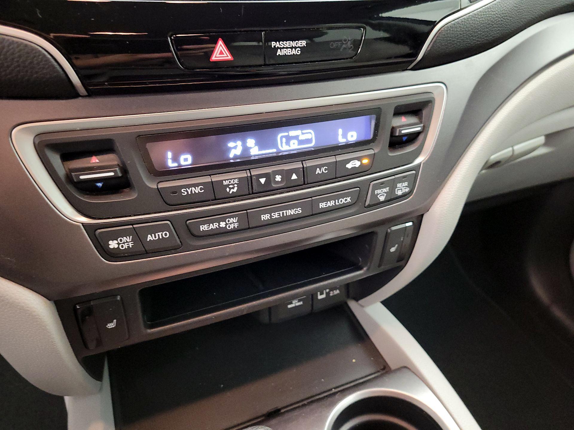 Thumbnail: 2019 Honda Pilot - 16