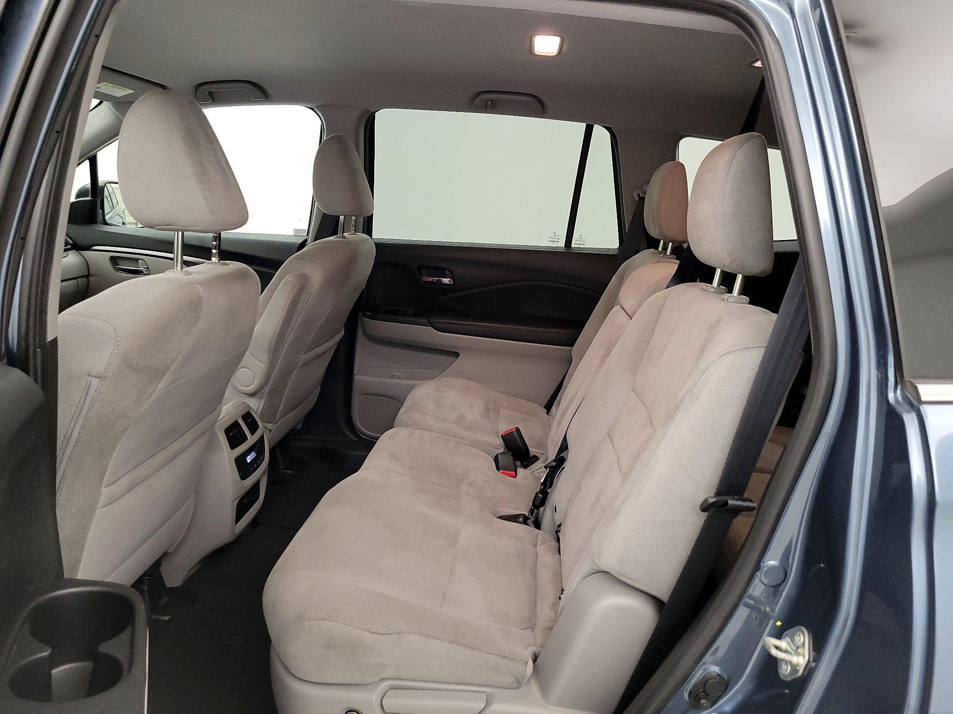 Thumbnail: 2019 Honda Pilot - 19