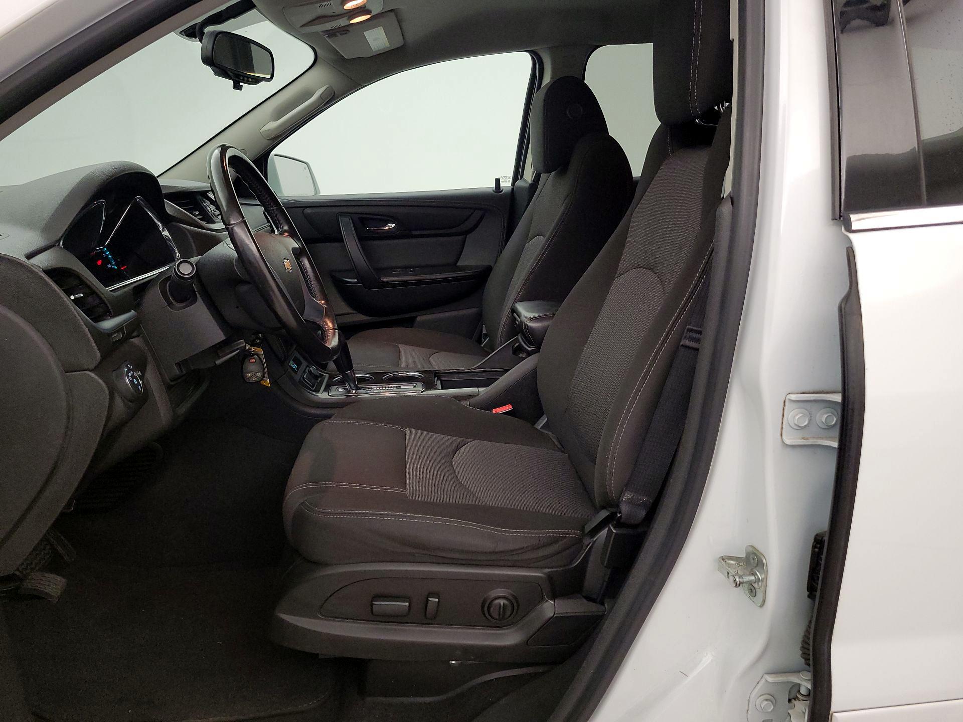 Thumbnail: 2017 Chevrolet Traverse - 11