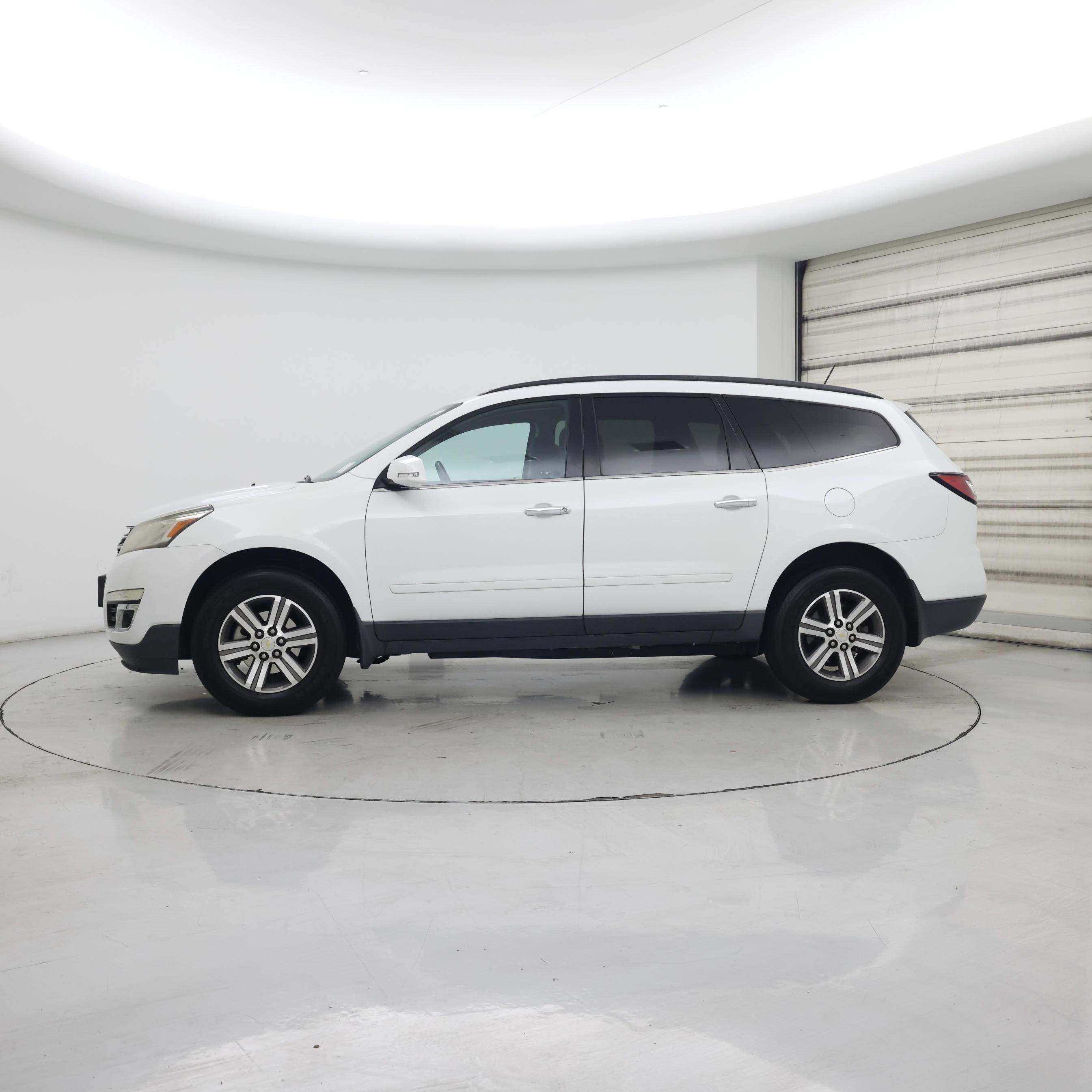 Thumbnail: 2017 Chevrolet Traverse - 3