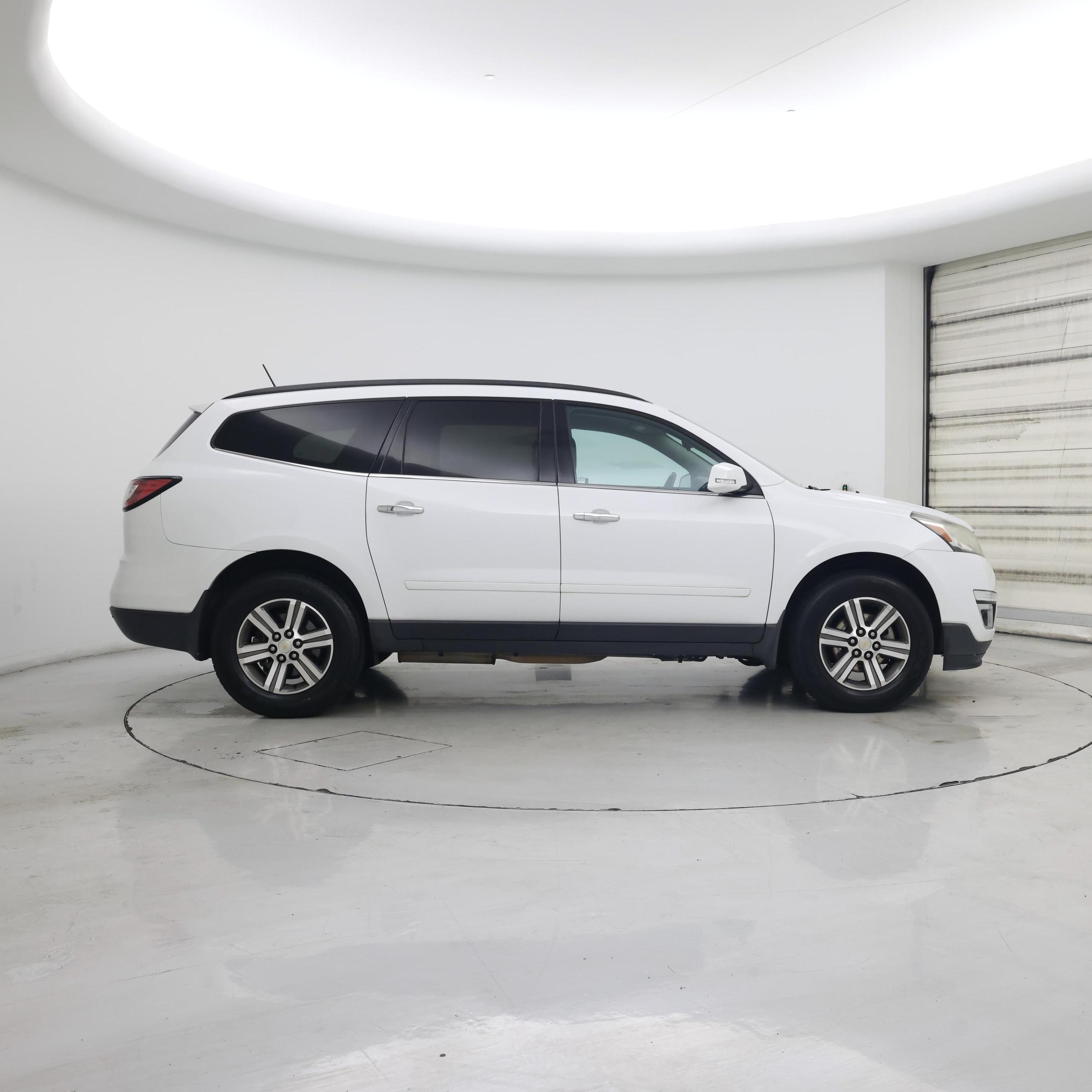 Thumbnail: 2017 Chevrolet Traverse - 7