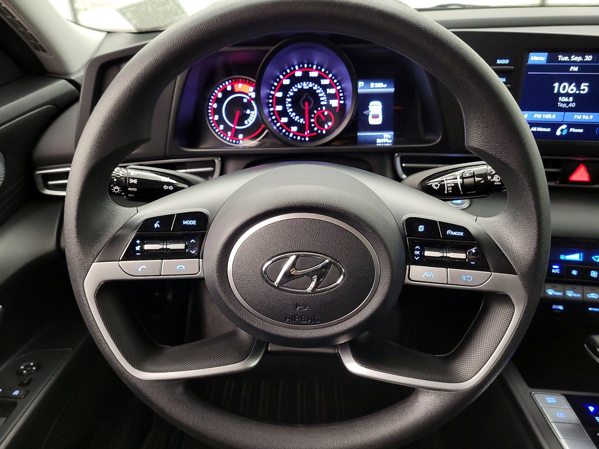 Thumbnail: 2022 Hyundai Elantra - 10
