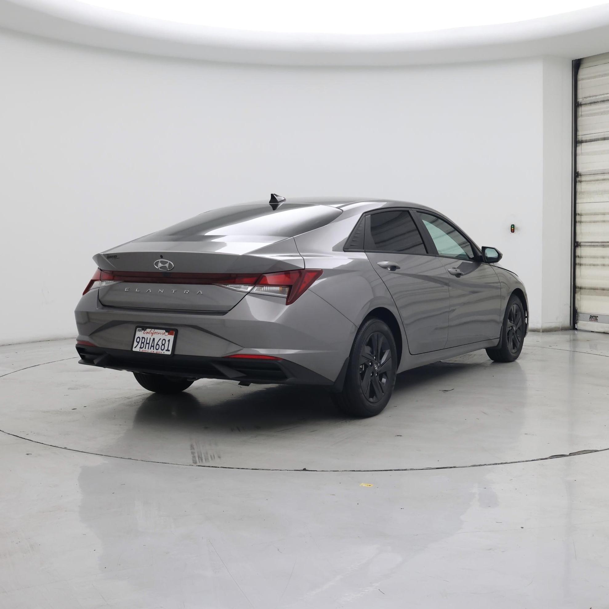 Thumbnail: 2022 Hyundai Elantra - 8