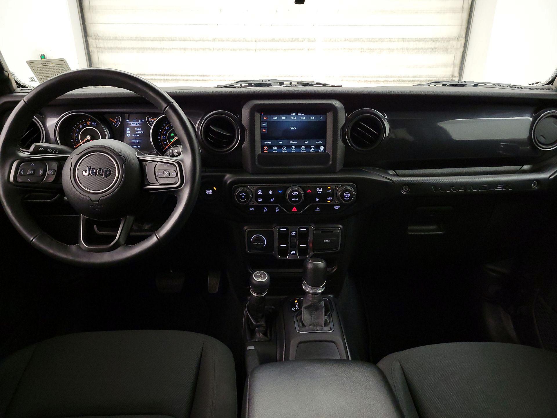 Thumbnail: 2022 Jeep Wrangler - 9