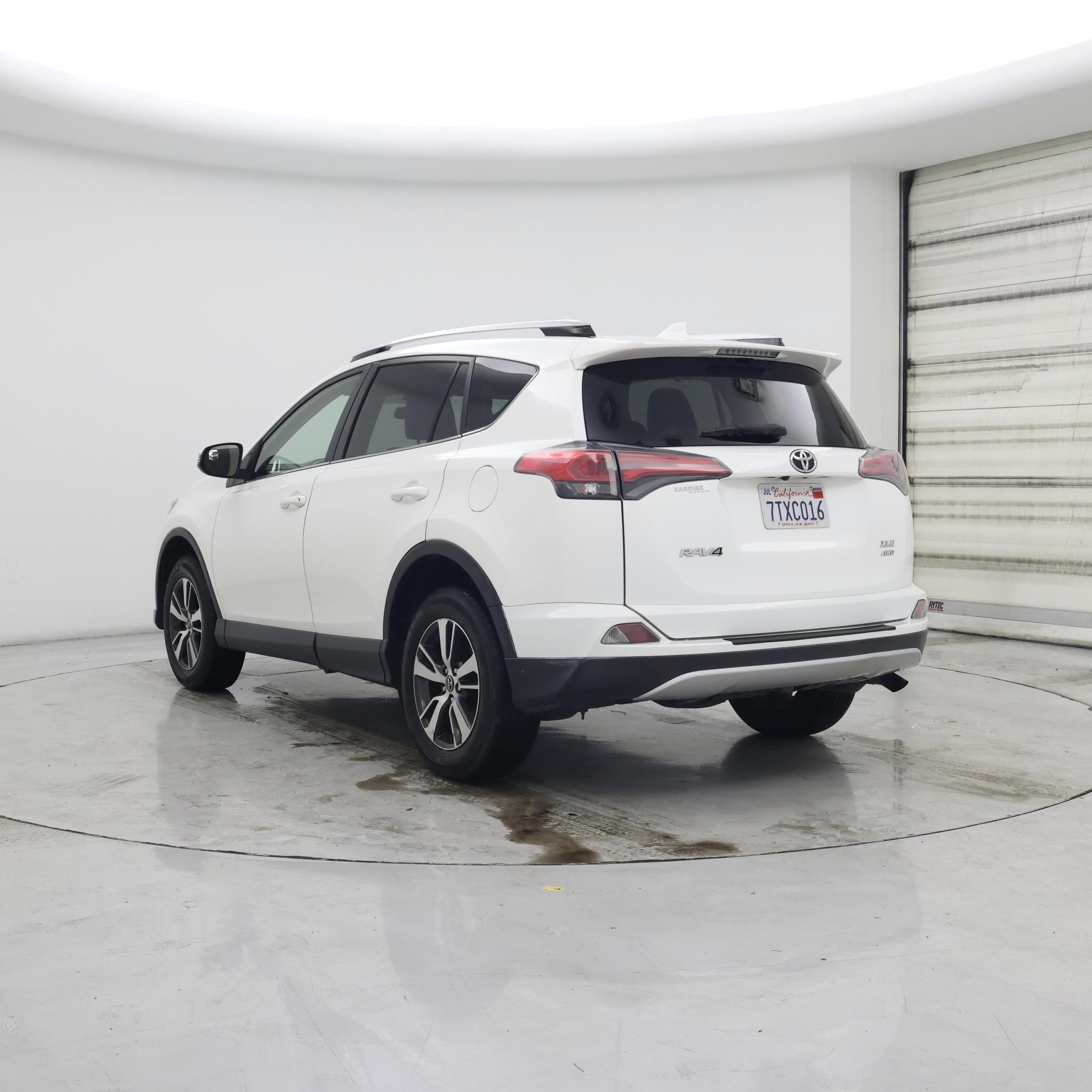 Thumbnail: 2016 Toyota RAV4 - 2