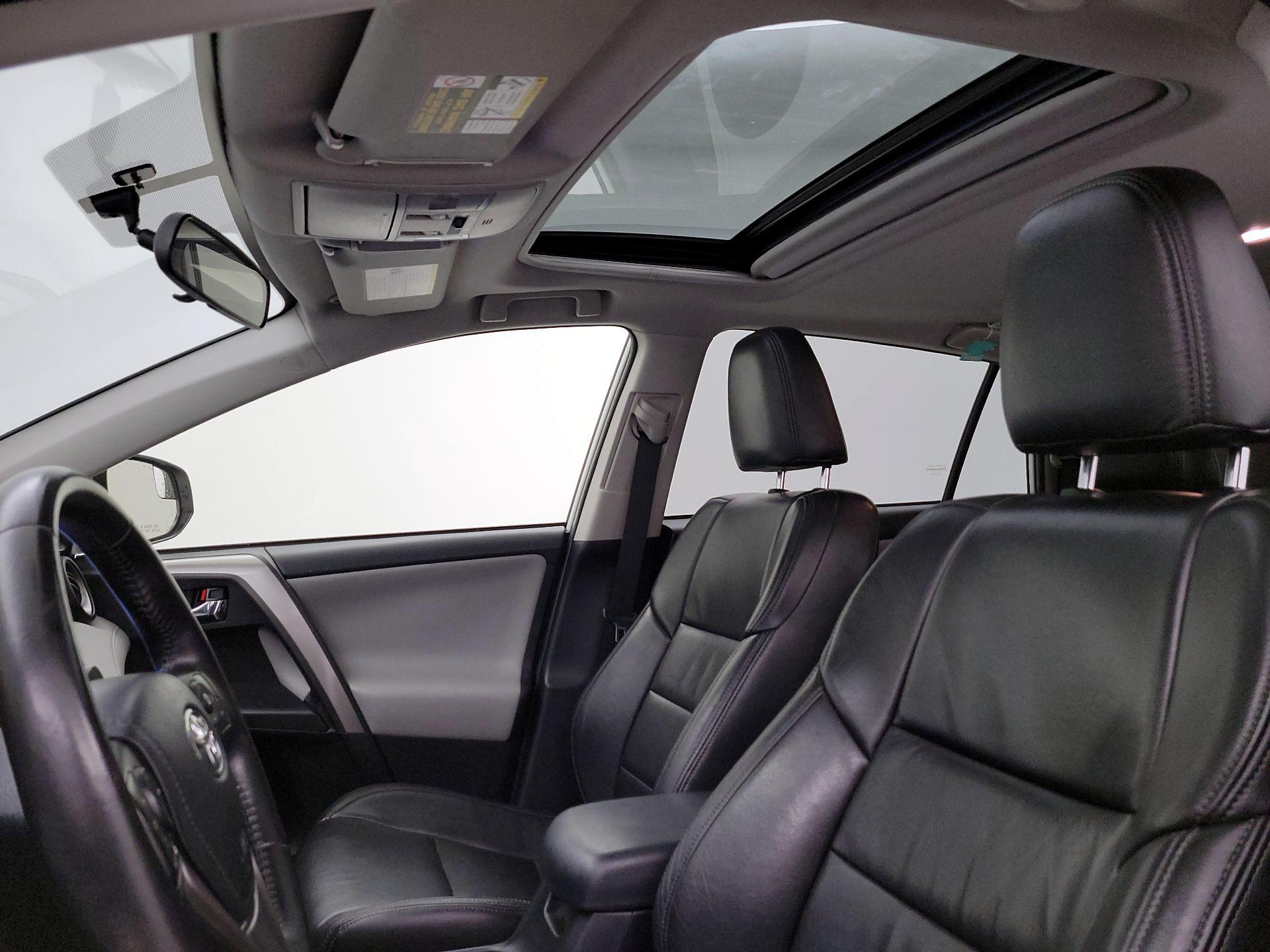 Thumbnail: 2016 Toyota RAV4 - 19