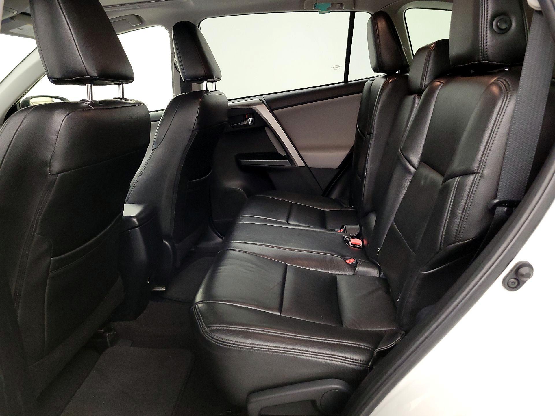 Thumbnail: 2016 Toyota RAV4 - 20