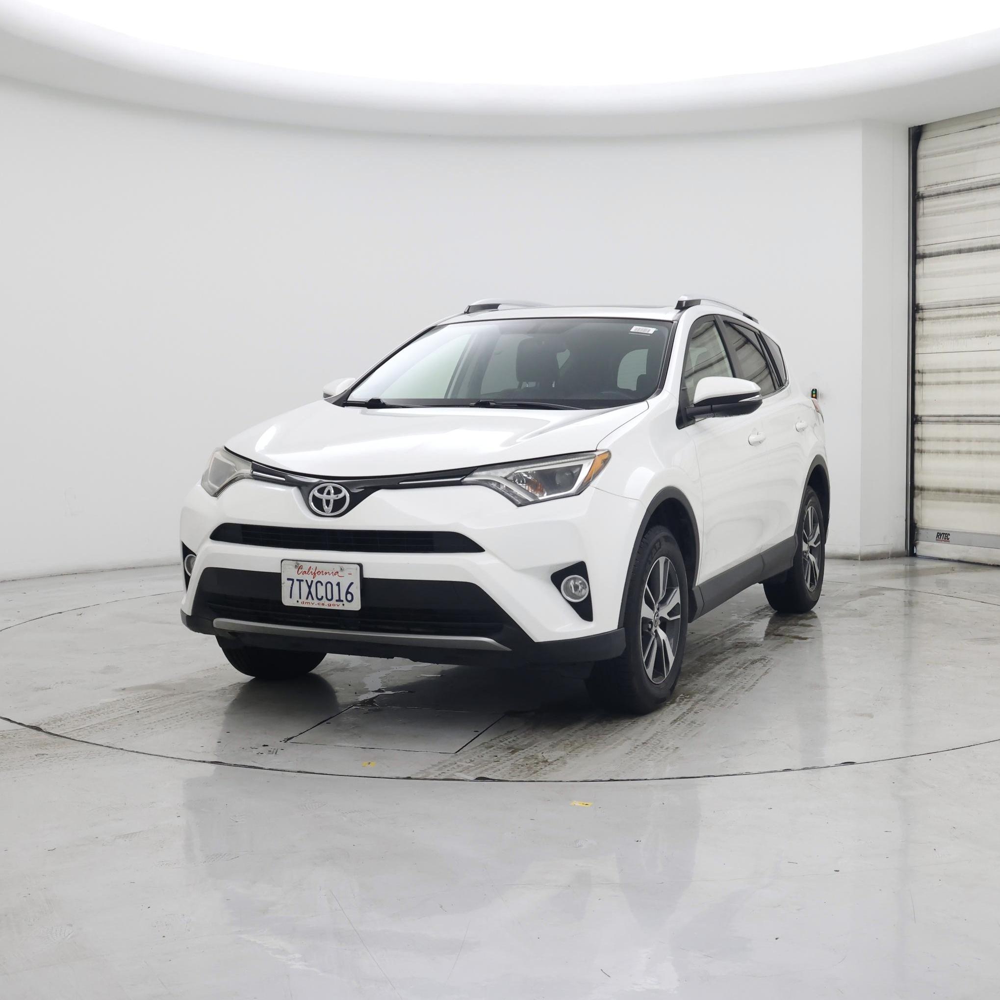 Thumbnail: 2016 Toyota RAV4 - 4