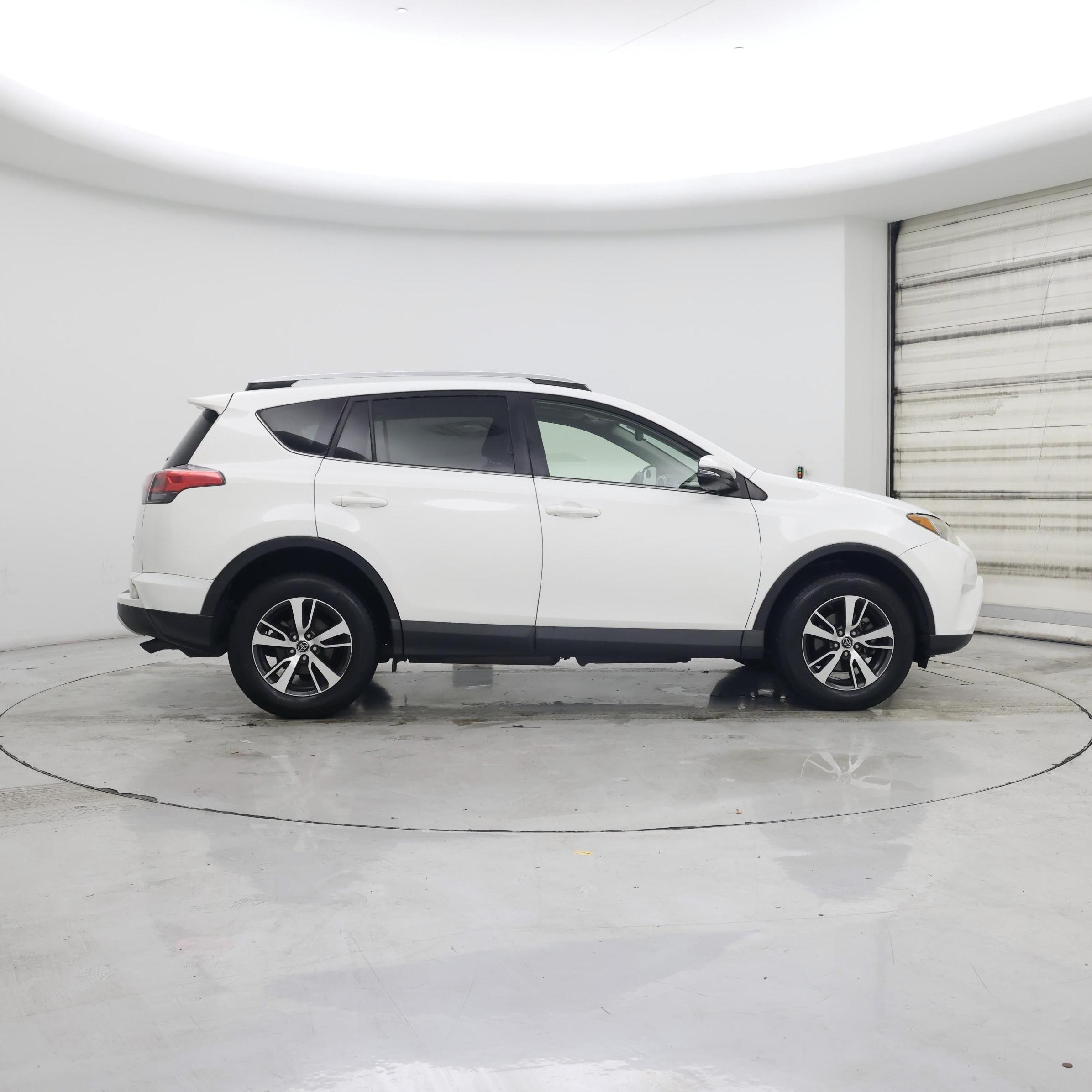Thumbnail: 2016 Toyota RAV4 - 7