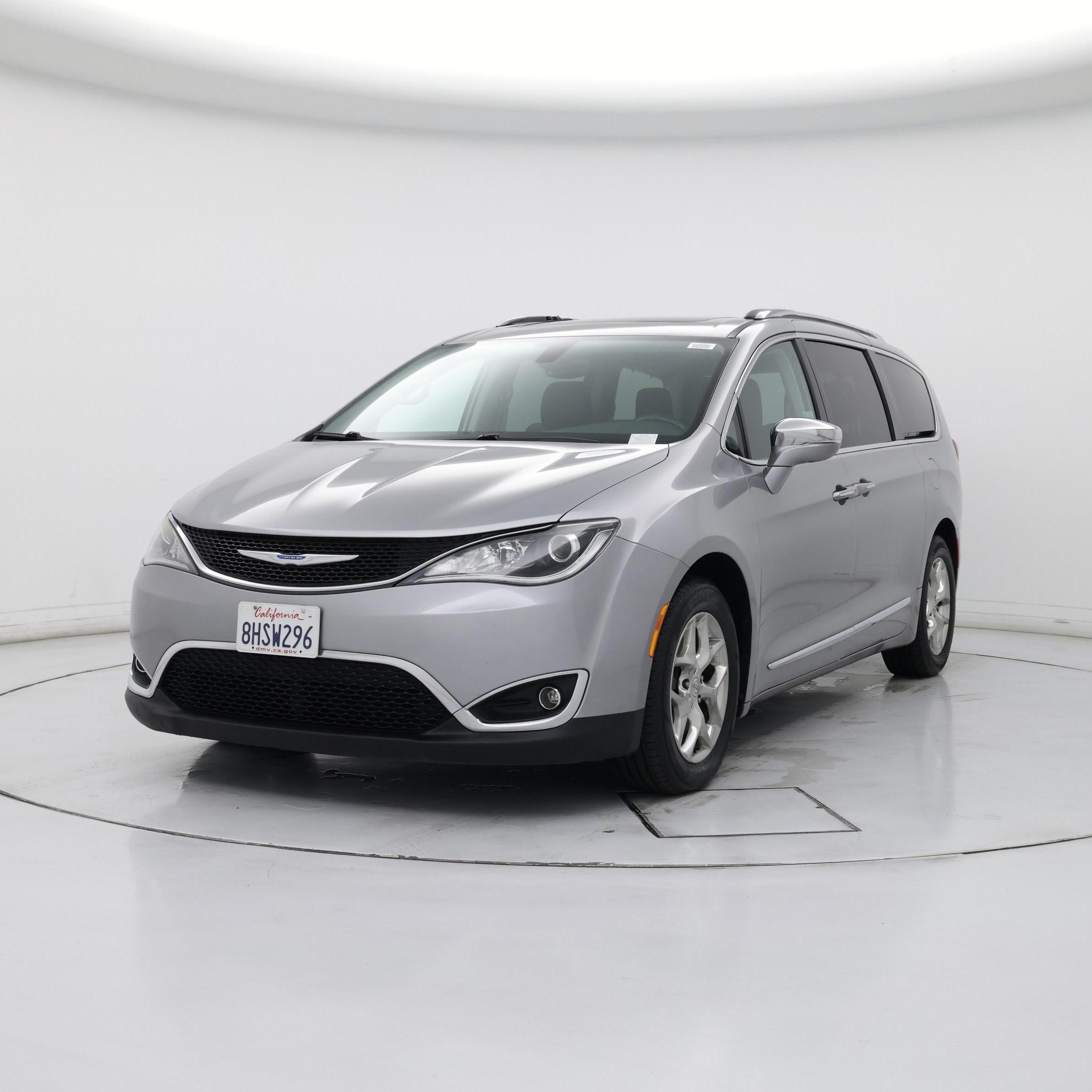 Thumbnail: 2018 Chrysler Pacifica - 4