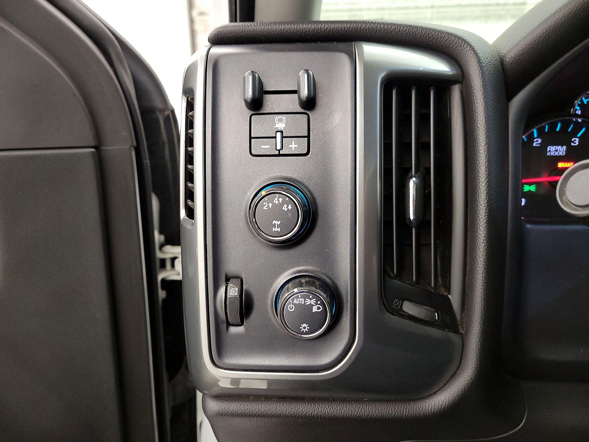 Thumbnail: 2016 Chevrolet Silverado 2500 - 13