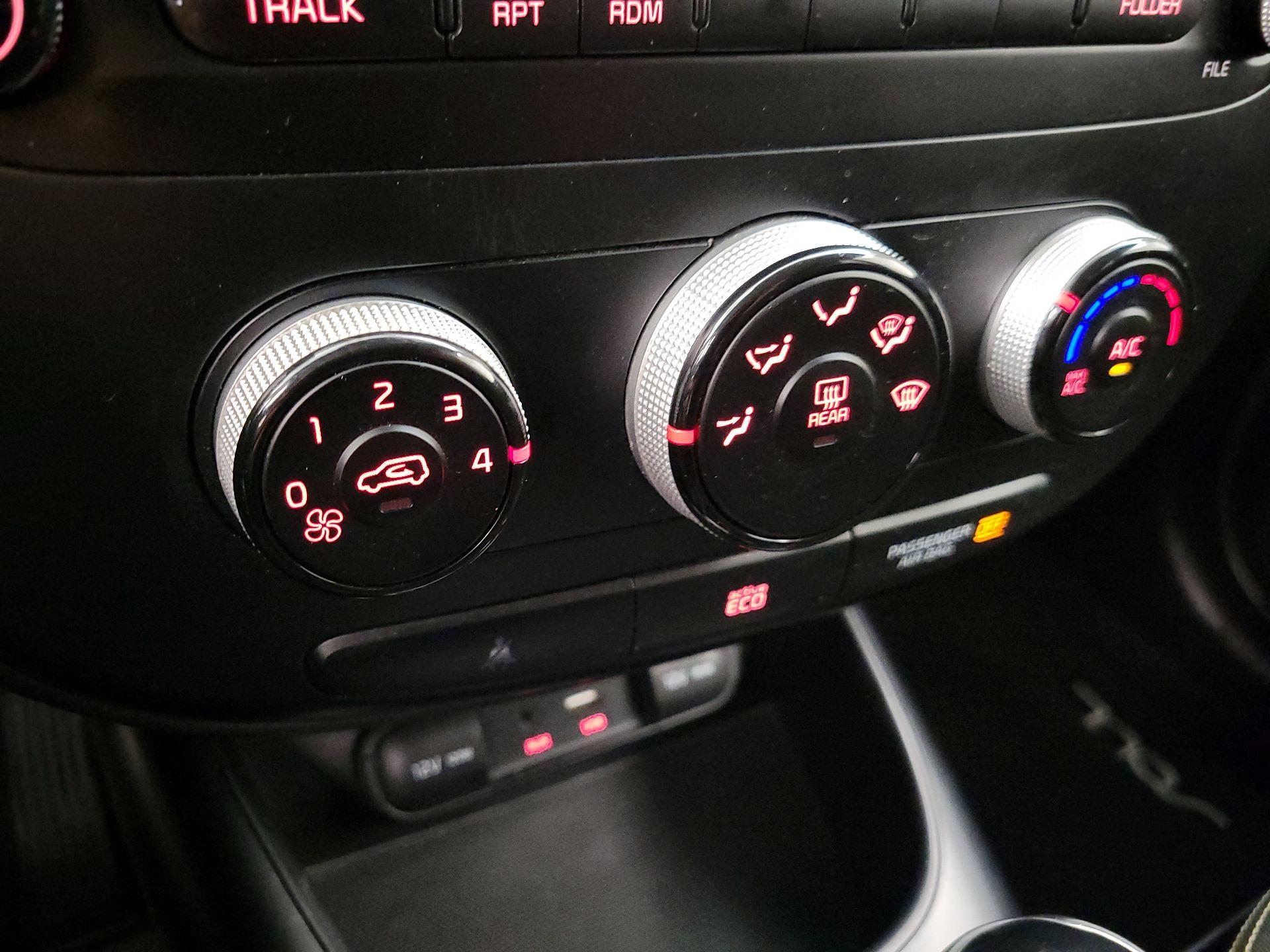 Thumbnail: 2015 Kia Soul - 15