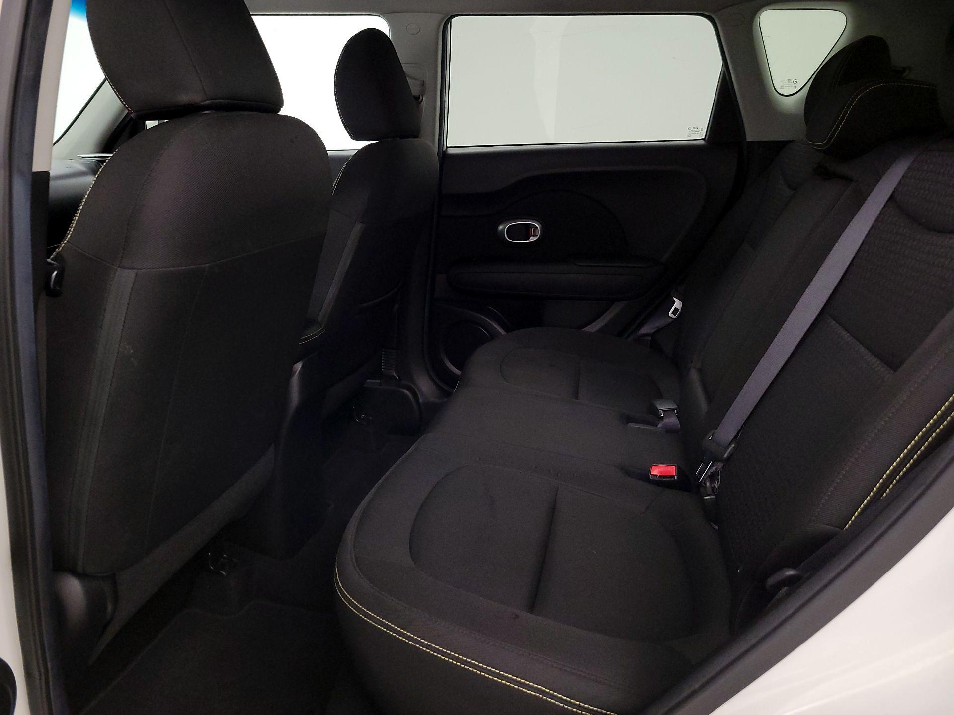 Thumbnail: 2015 Kia Soul - 18