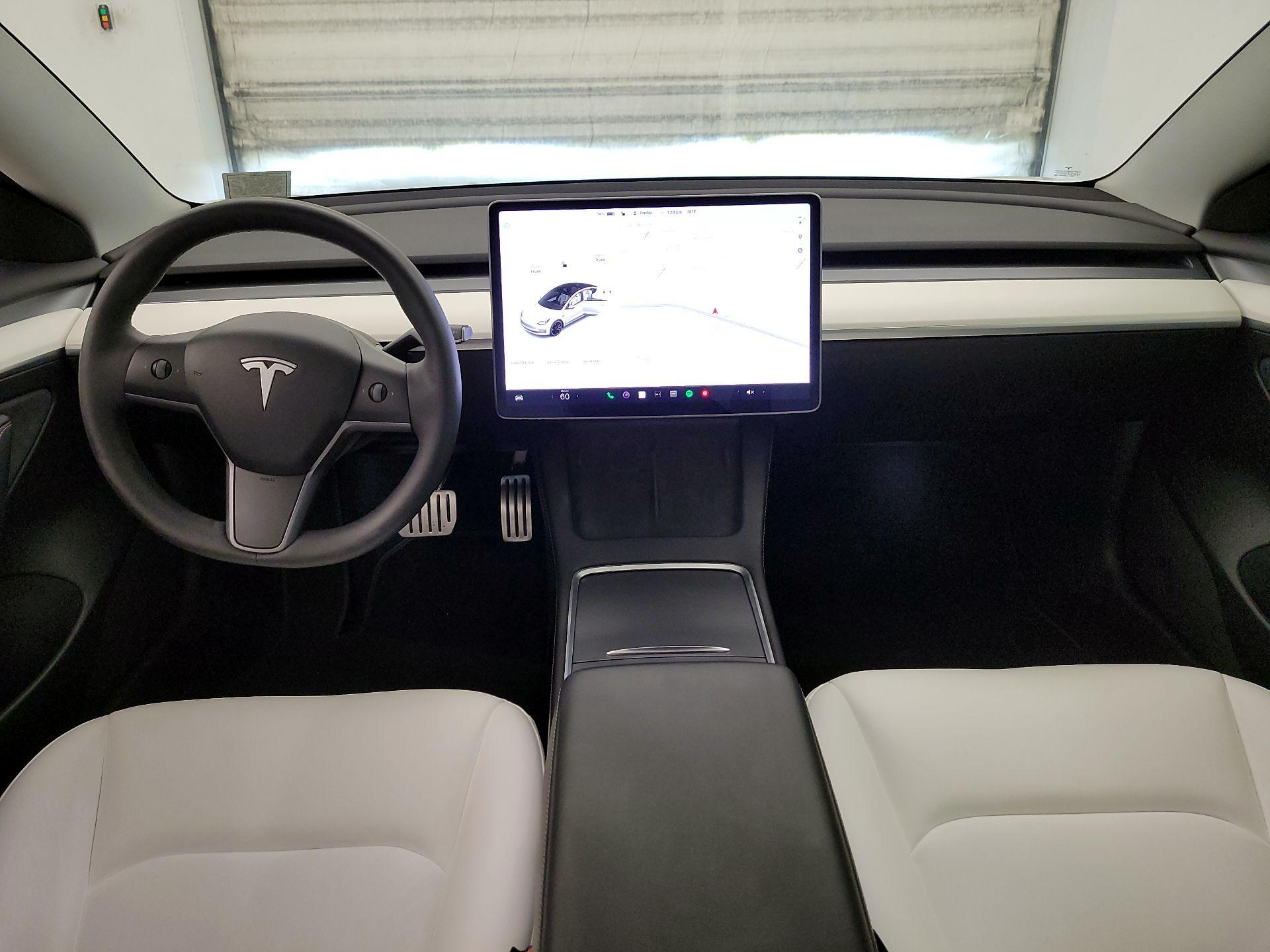 Thumbnail: 2022 Tesla Model 3 - 11