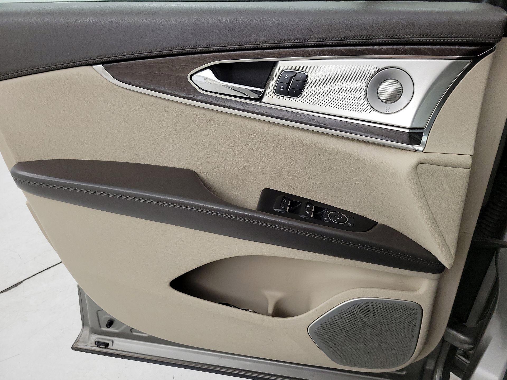 Thumbnail: 2016 Lincoln MKX - 12