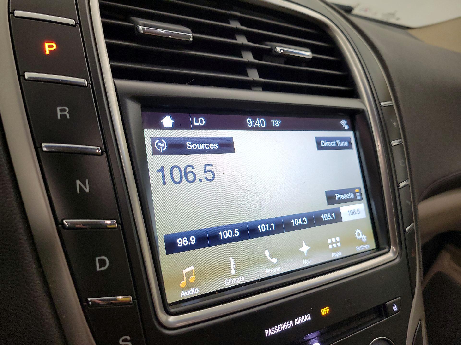 Thumbnail: 2016 Lincoln MKX - 16