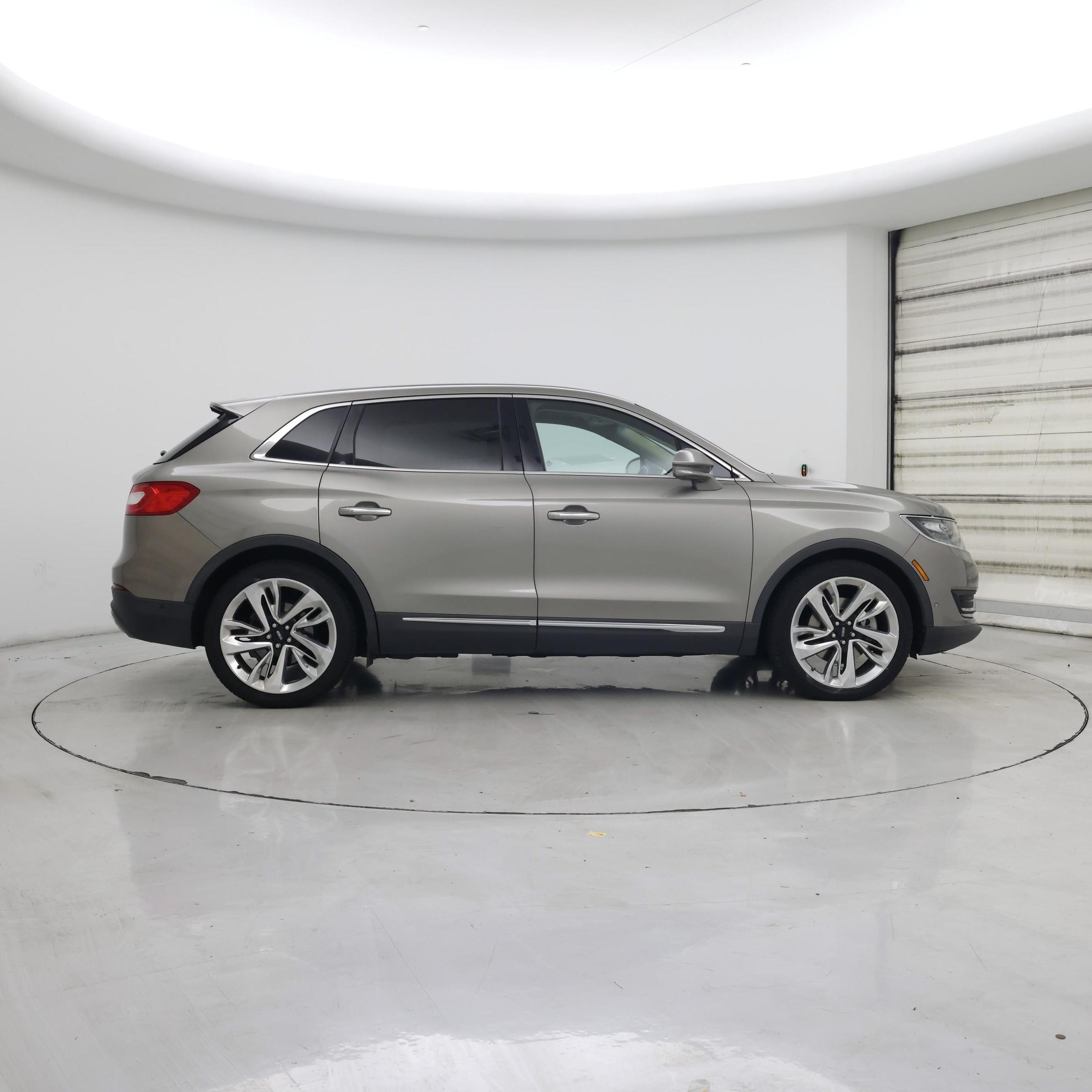Thumbnail: 2016 Lincoln MKX - 7