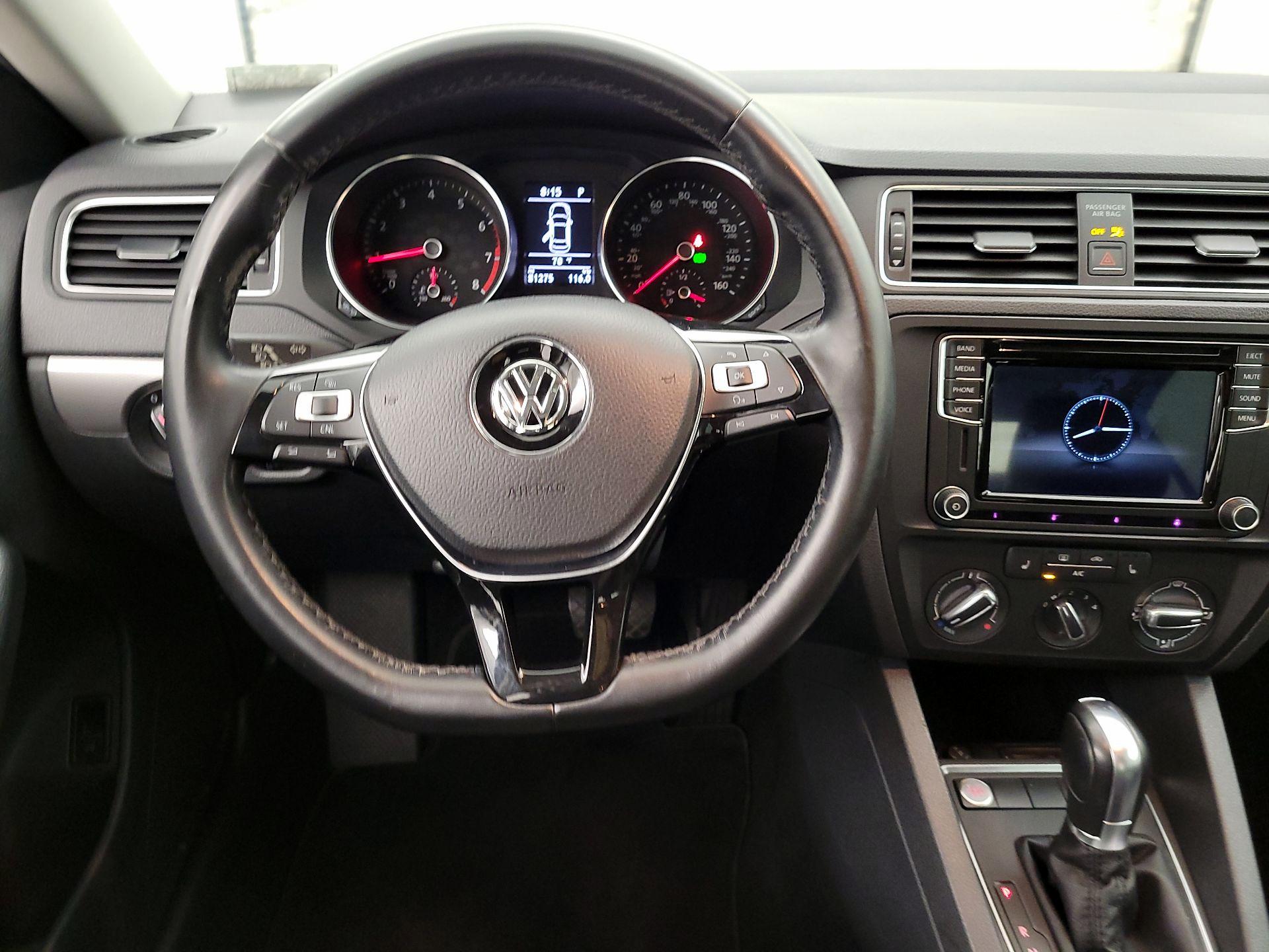 Thumbnail: 2017 Volkswagen Jetta - 10