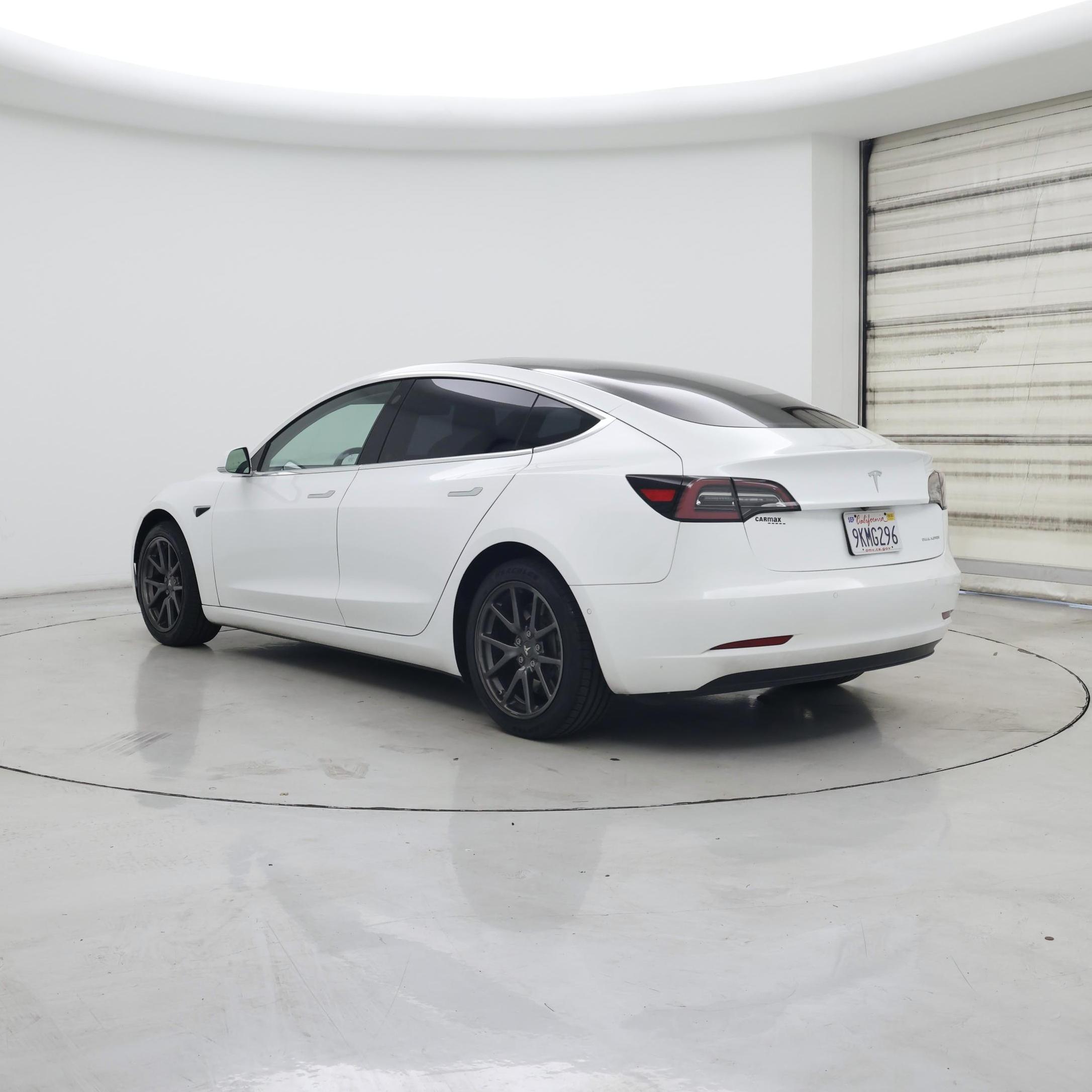 Thumbnail: 2019 Tesla Model 3 - 2