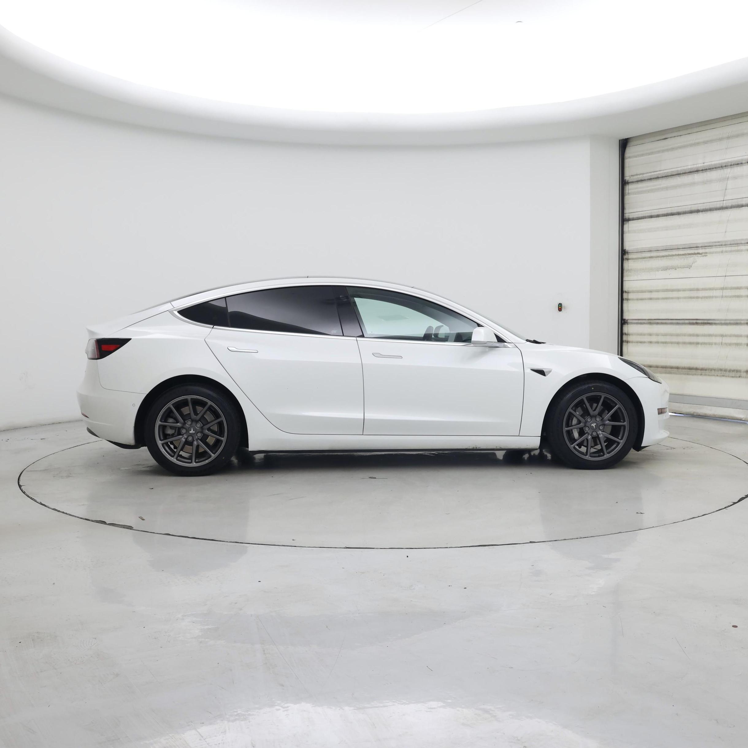 Thumbnail: 2019 Tesla Model 3 - 7